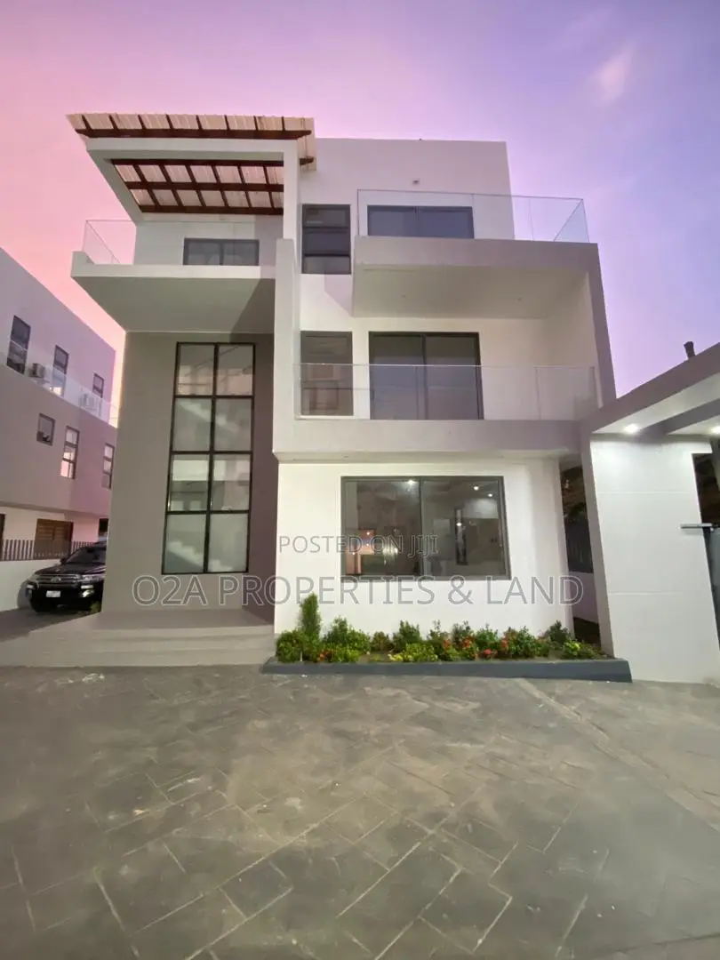 5bdrm Townhouse / Terrace in Cantonments, DVLA Area for rent in DVLA Area