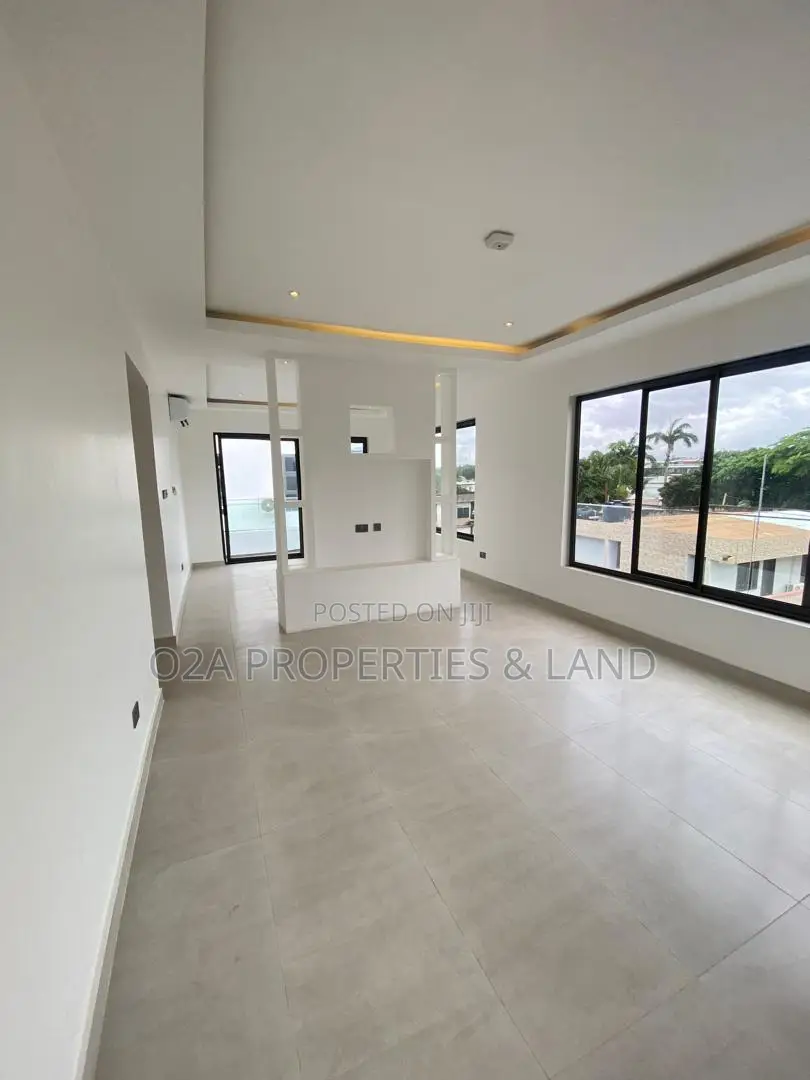 5bdrm Townhouse / Terrace in Cantonments, DVLA Area for rent in DVLA Area
