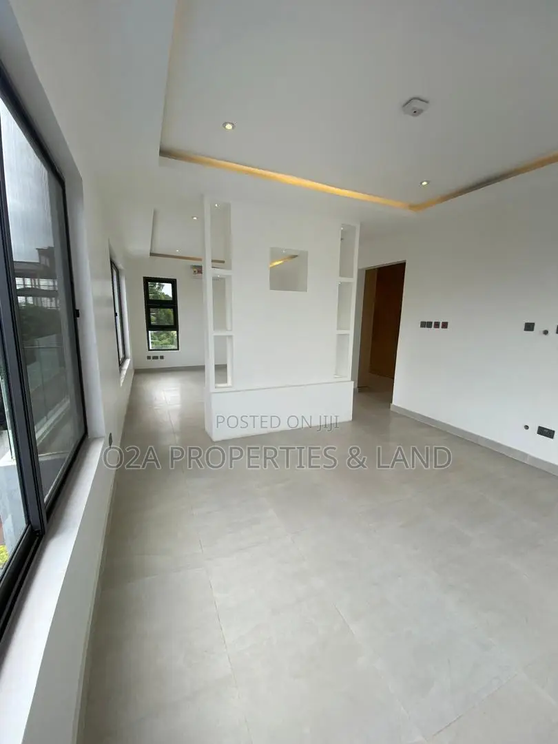 5bdrm Townhouse / Terrace in Cantonments, DVLA Area for rent in DVLA Area