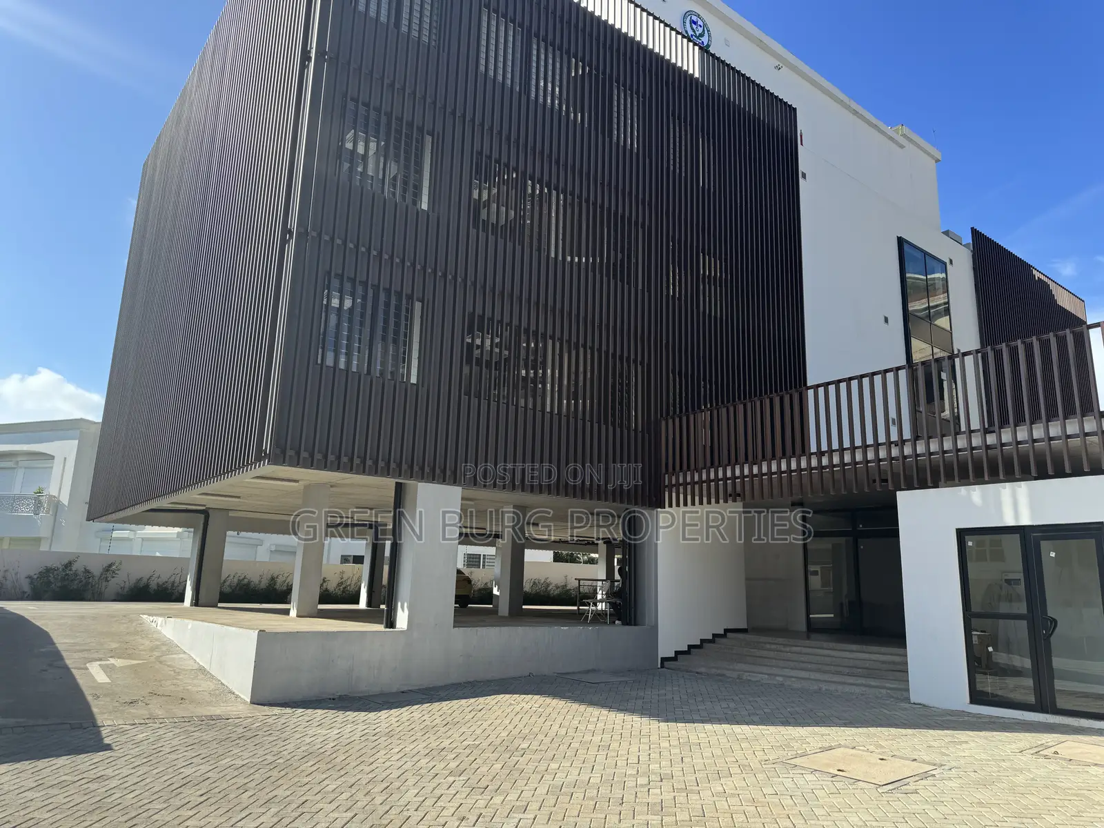 Office Space to-Let in Cantonments