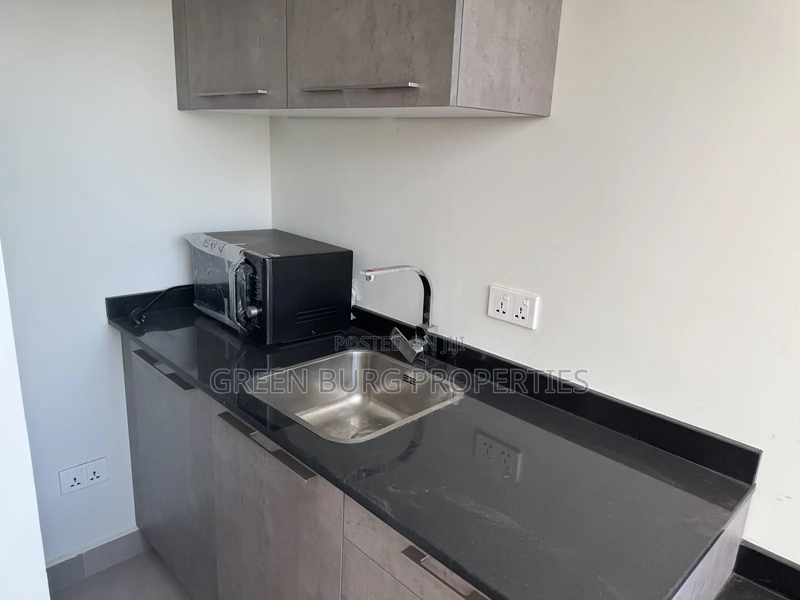 Office Space to-Let in Cantonments