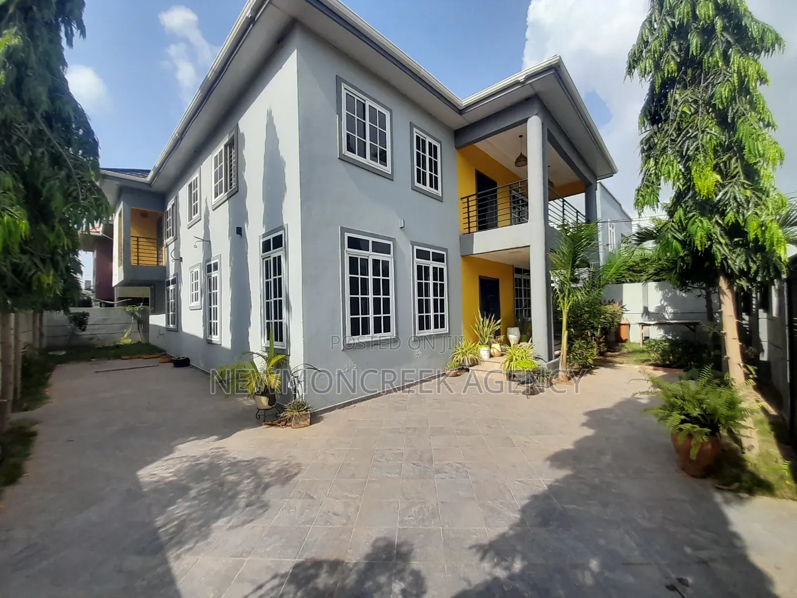 4bdrm Duplex in Oyarifa Estate, Accra Metropolitan for rent in Accra Metropolitan