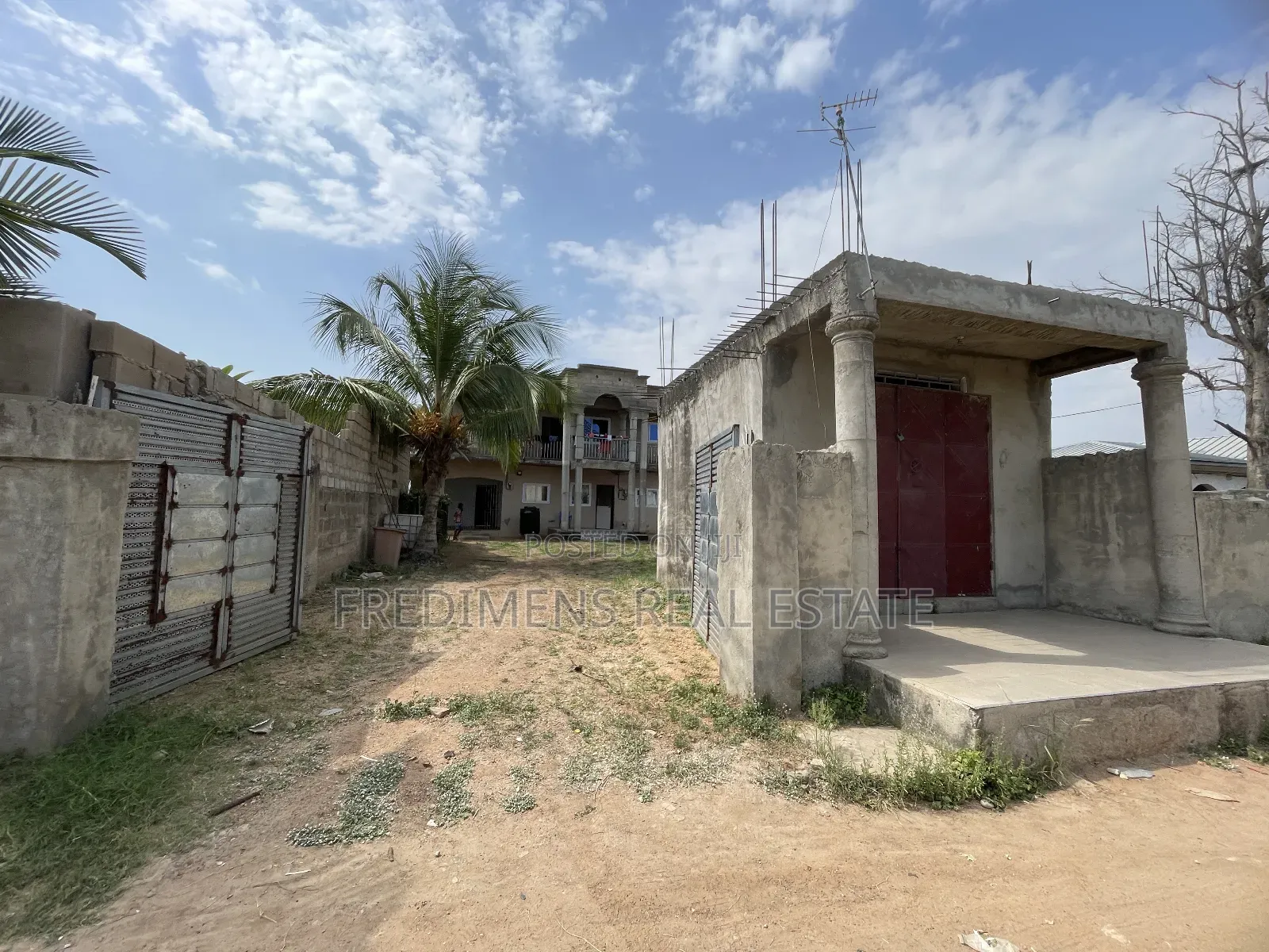 6bdrm House in Fredimens Real, Awutu Senya East Municipal for sale in Awutu Senya East Municipal