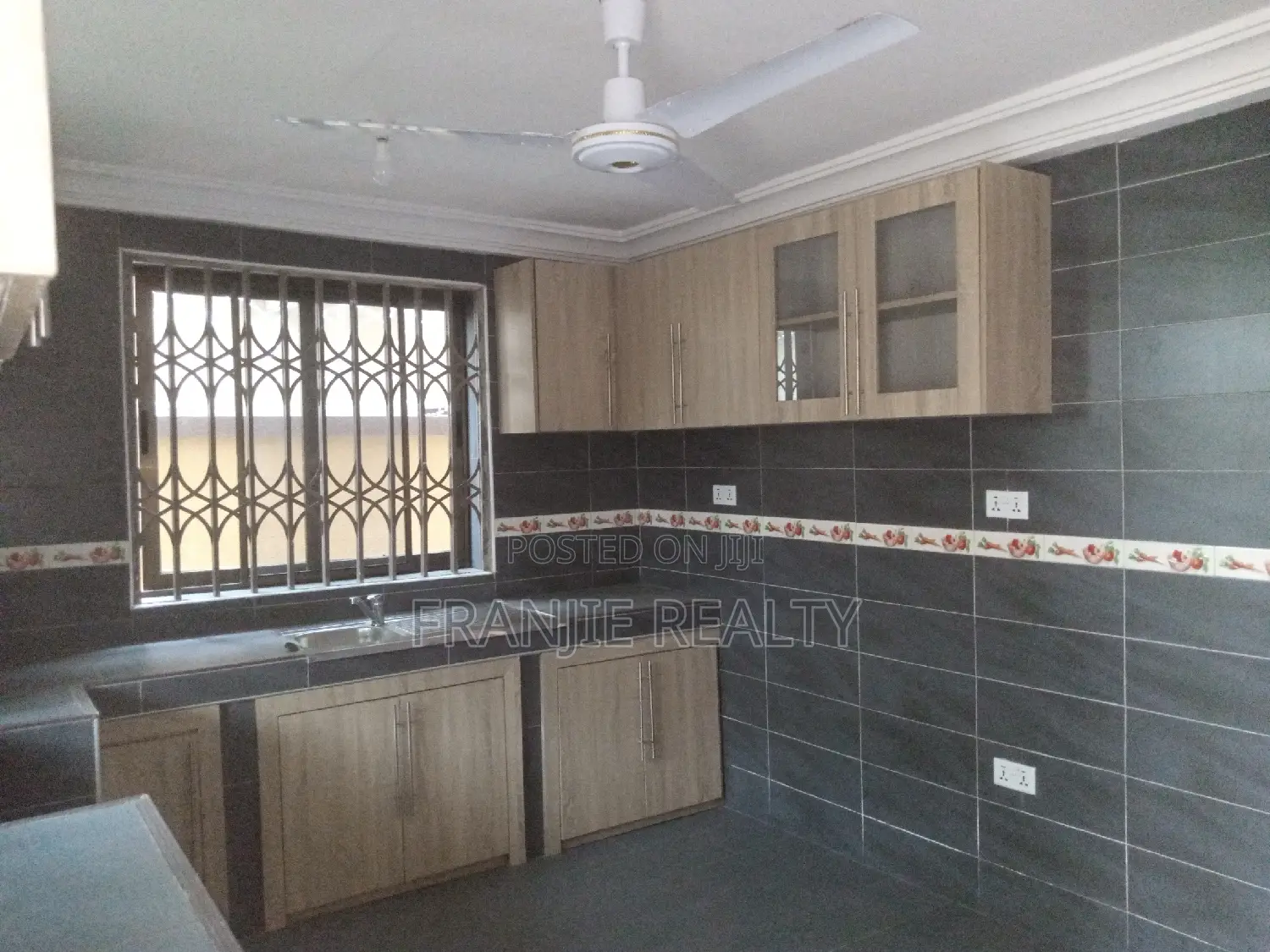 2bdrm Apartment in West Hills Mall Area for rent in West Hills Mall Area
