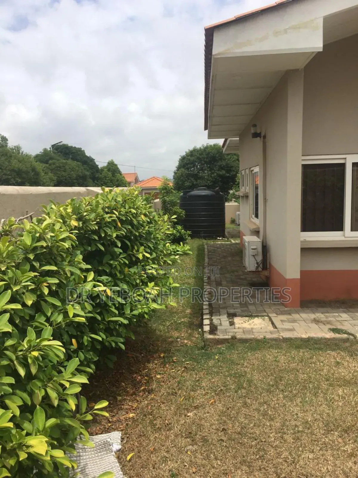 3bdrm House in Spintex Regimanuel:- for sale in Spintex