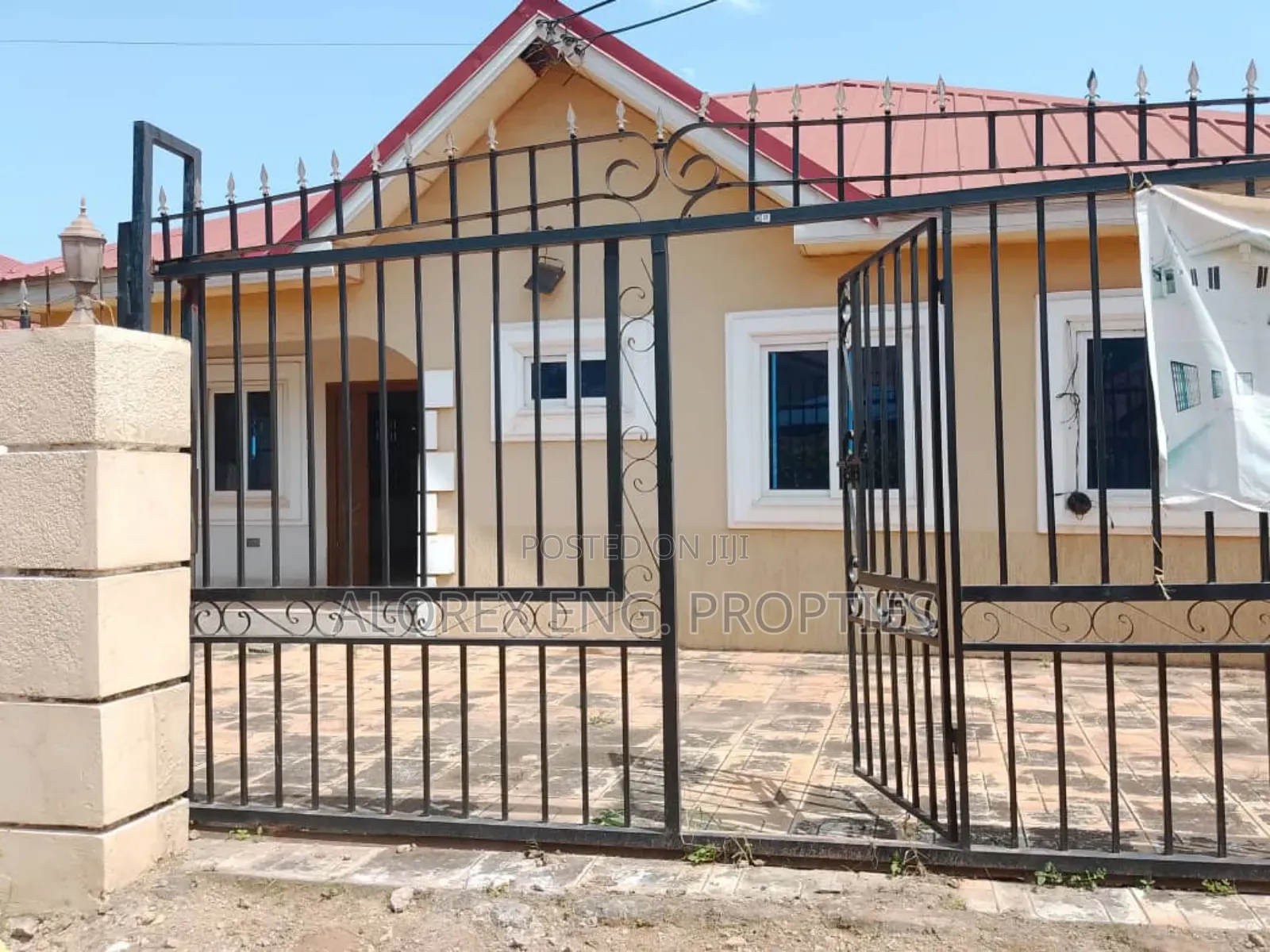 2bdrm House in $60,000, Oyarifa for sale in Oyarifa