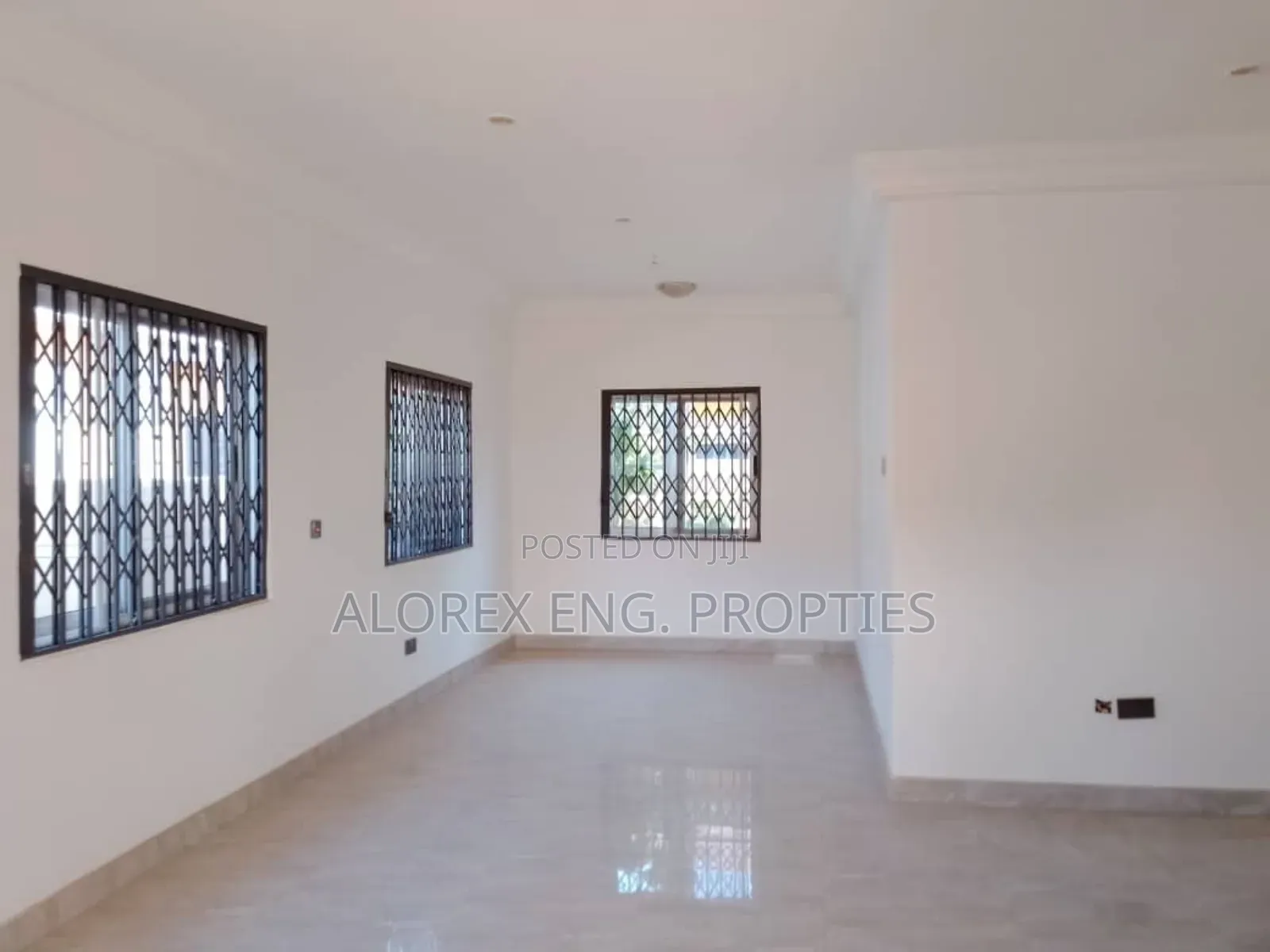 2bdrm House in $60,000, Oyarifa for sale in Oyarifa