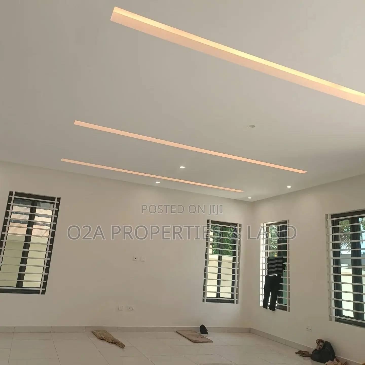 5bdrm House in East Legon, American House for sale in American House