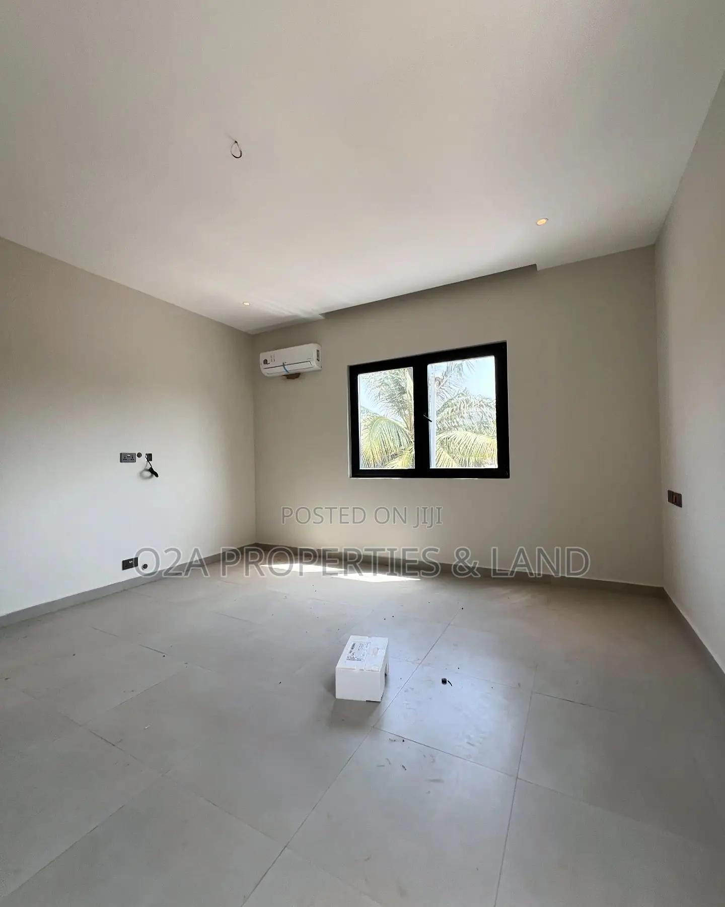 5bdrm House in East Legon, American House for sale in American House