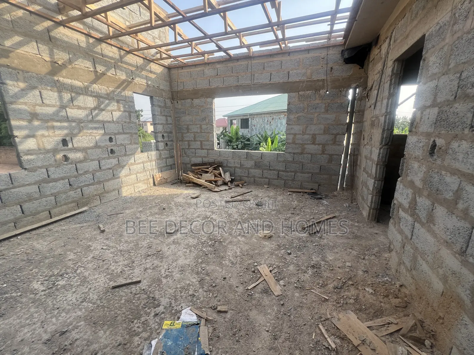 4bdrm House in Bee Decor & Homes, Old Ashomang for sale in Old Ashomang