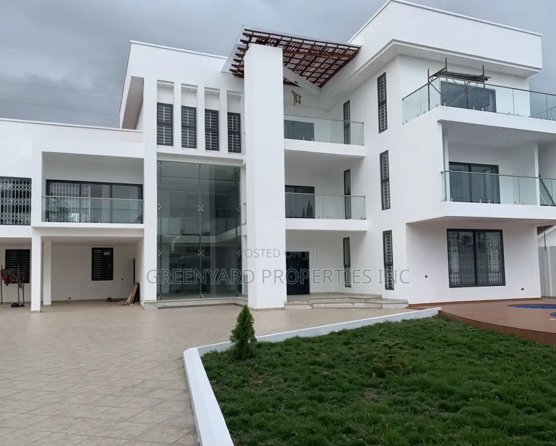 6bdrm Mansion in American House, East Legon for sale in East Legon