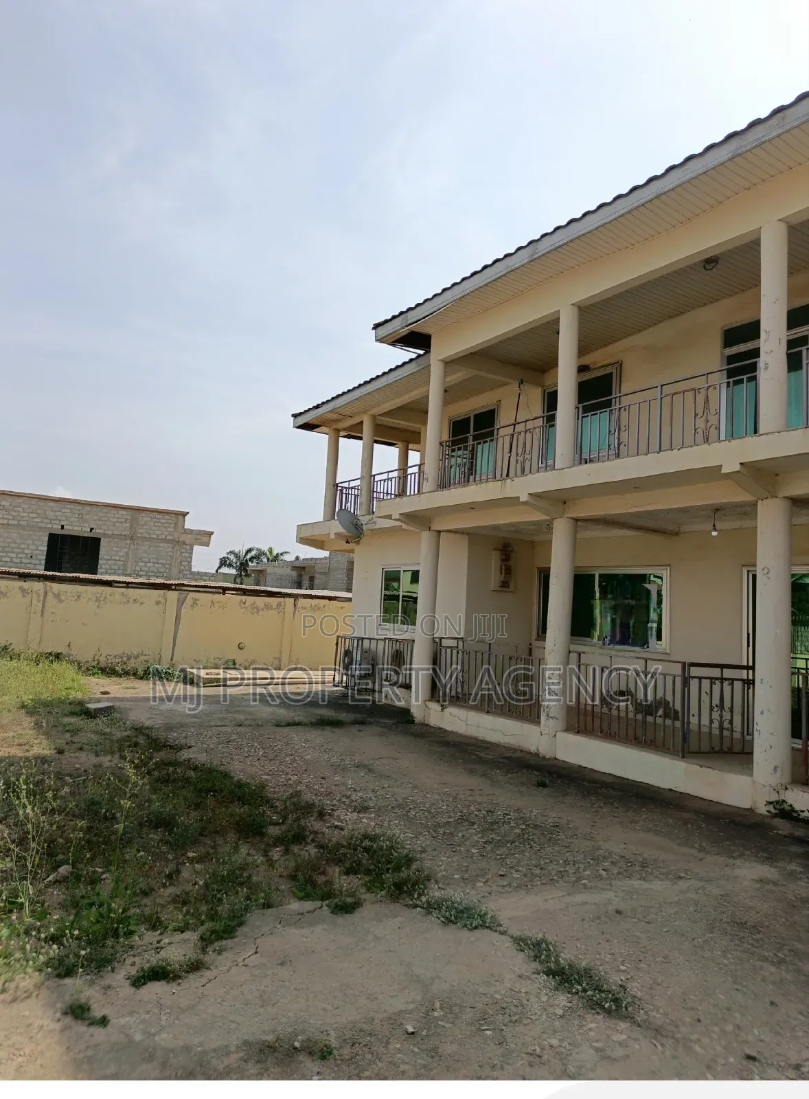 5bdrm House in Hfc Estate Phase 1, Tema Metropolitan for sale in Tema Metropolitan