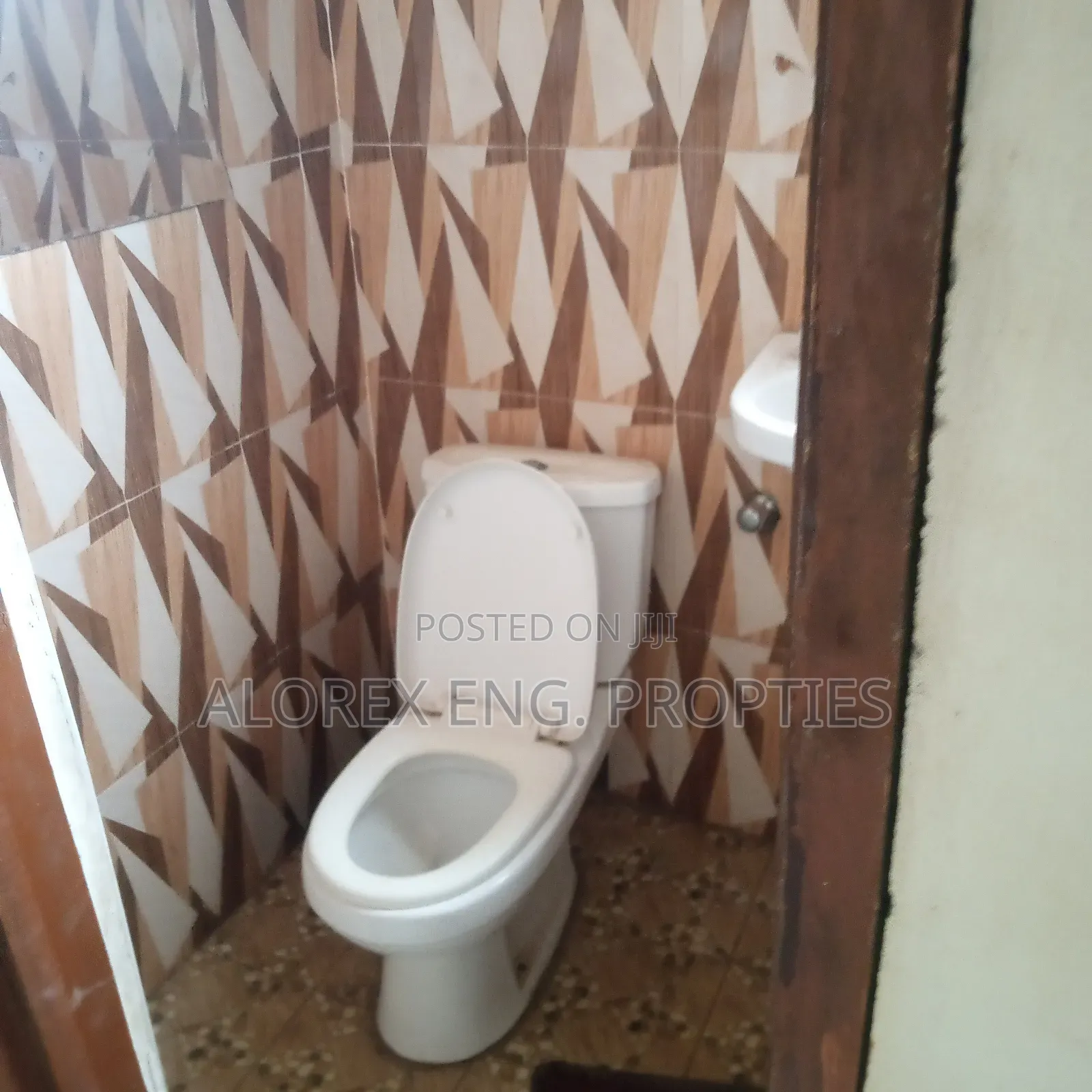 1bdrm Apartment in Chamber Self Rowi, Adenta for rent in Adenta