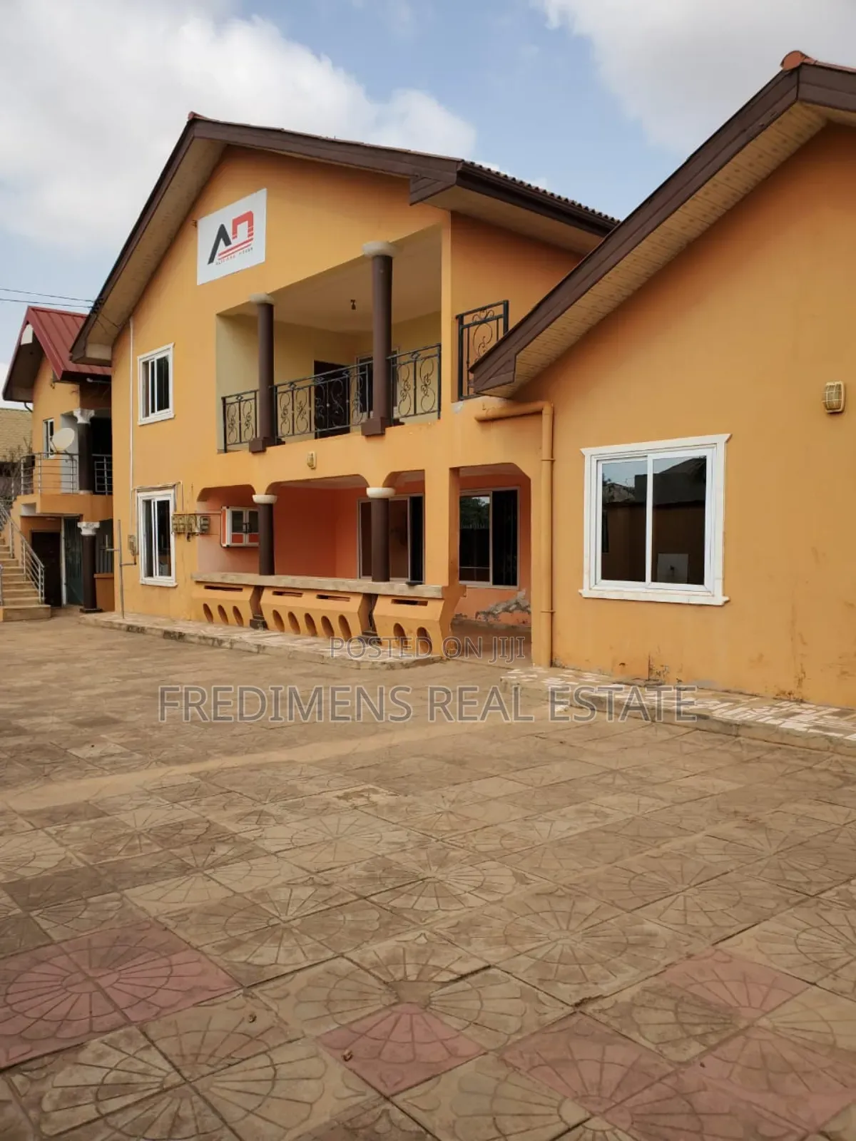 15bdrm Apartment in Fredimens Real, Kumasi Metropolitan for sale in Kumasi Metropolitan