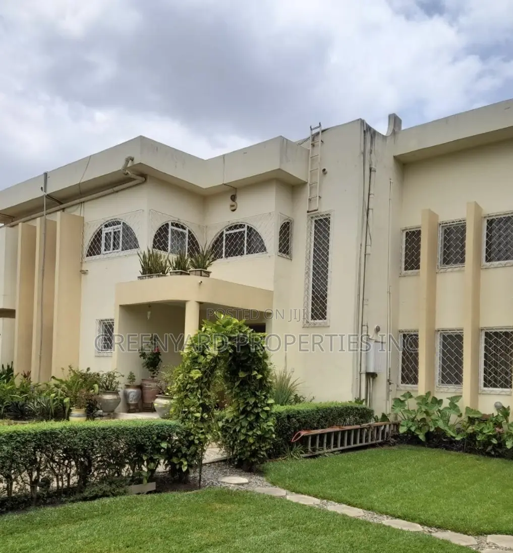 7bdrm Mansion in Adjinganor, East Legon for sale in East Legon