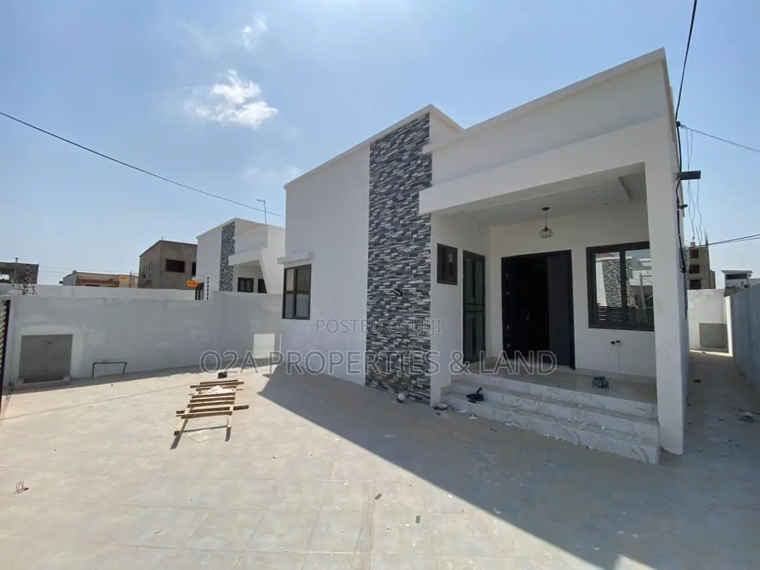 2bdrm House in Lashibi, Sakumono for sale in Sakumono