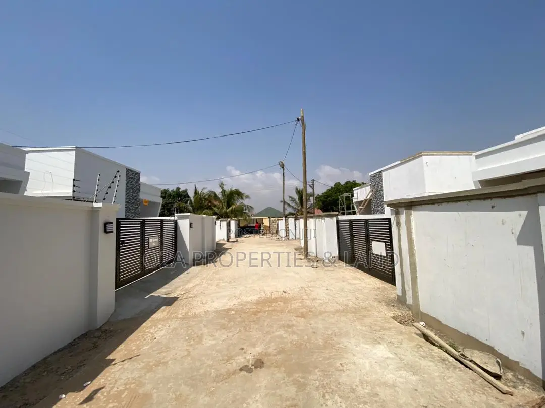 2bdrm House in Lashibi, Sakumono for sale in Sakumono