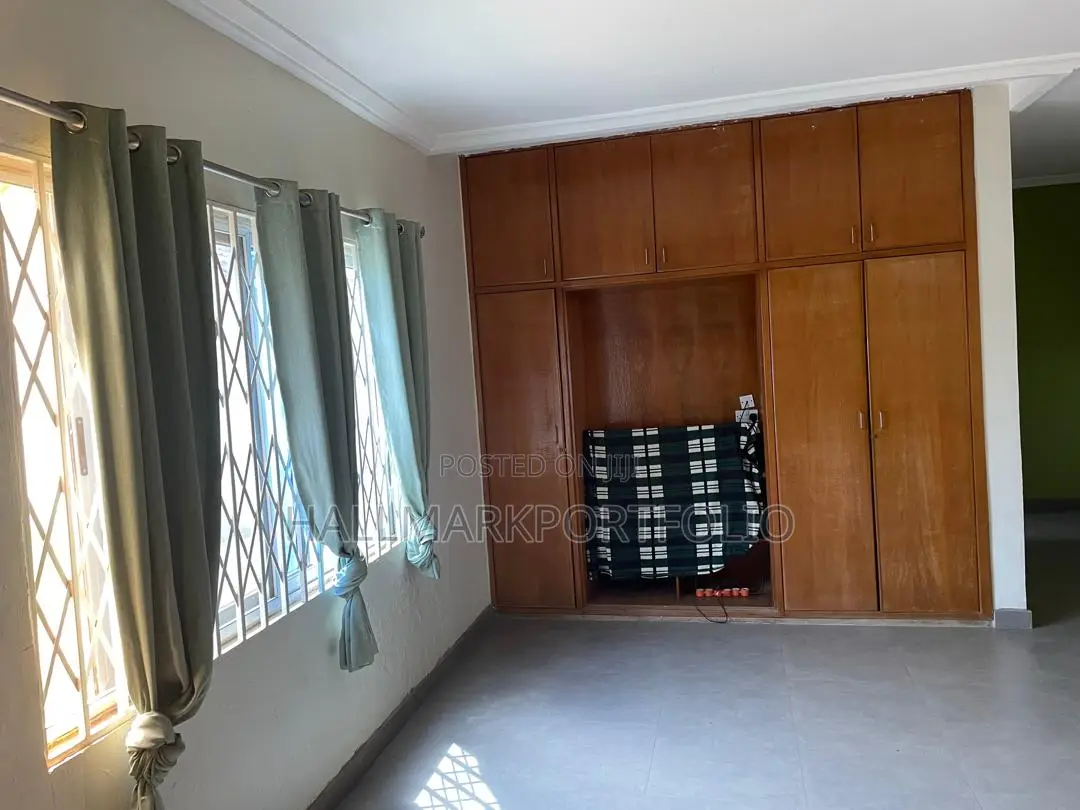 5bdrm House in Emefs Estate, Tema Metropolitan for sale in Tema Metropolitan