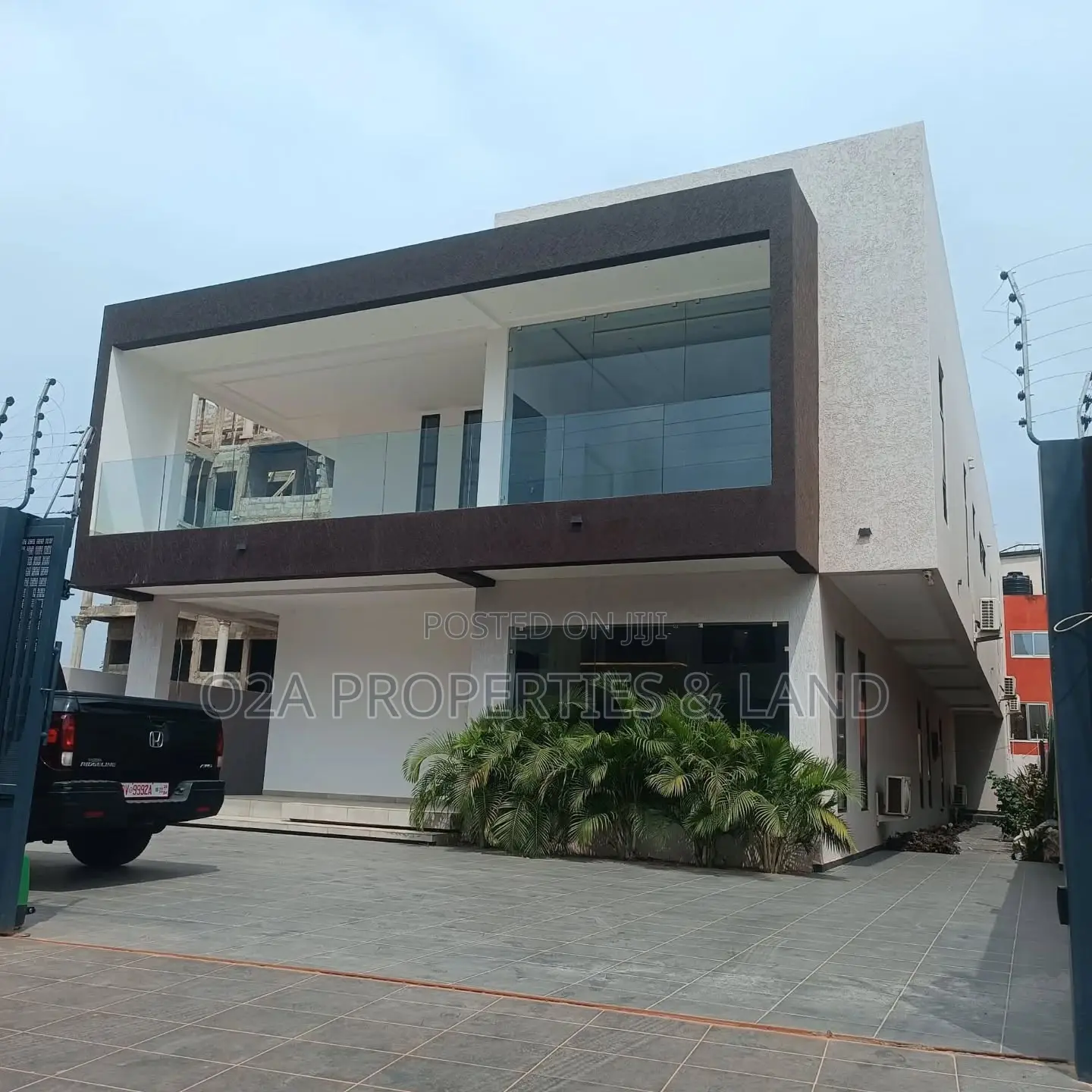 5bdrm House in Adenta, Barrier for sale in Barrier