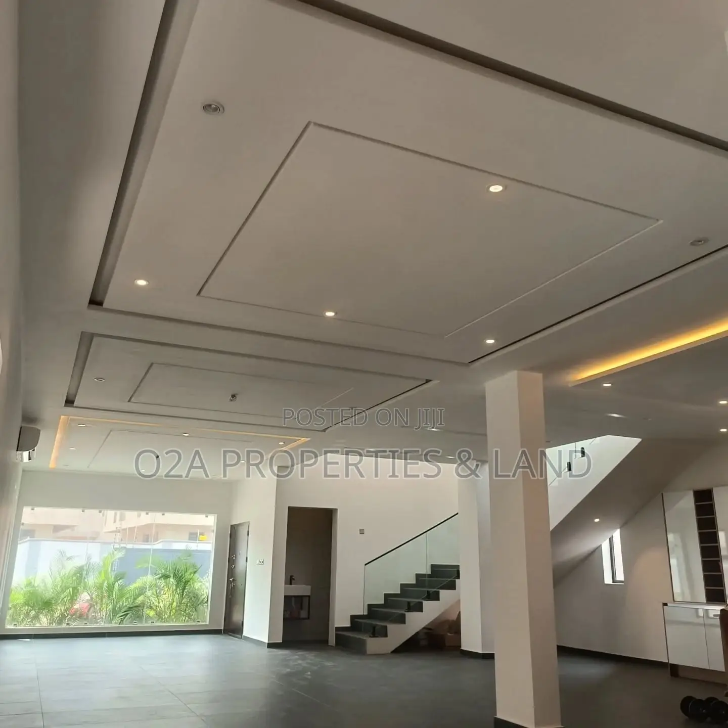5bdrm House in Adenta, Barrier for sale in Barrier