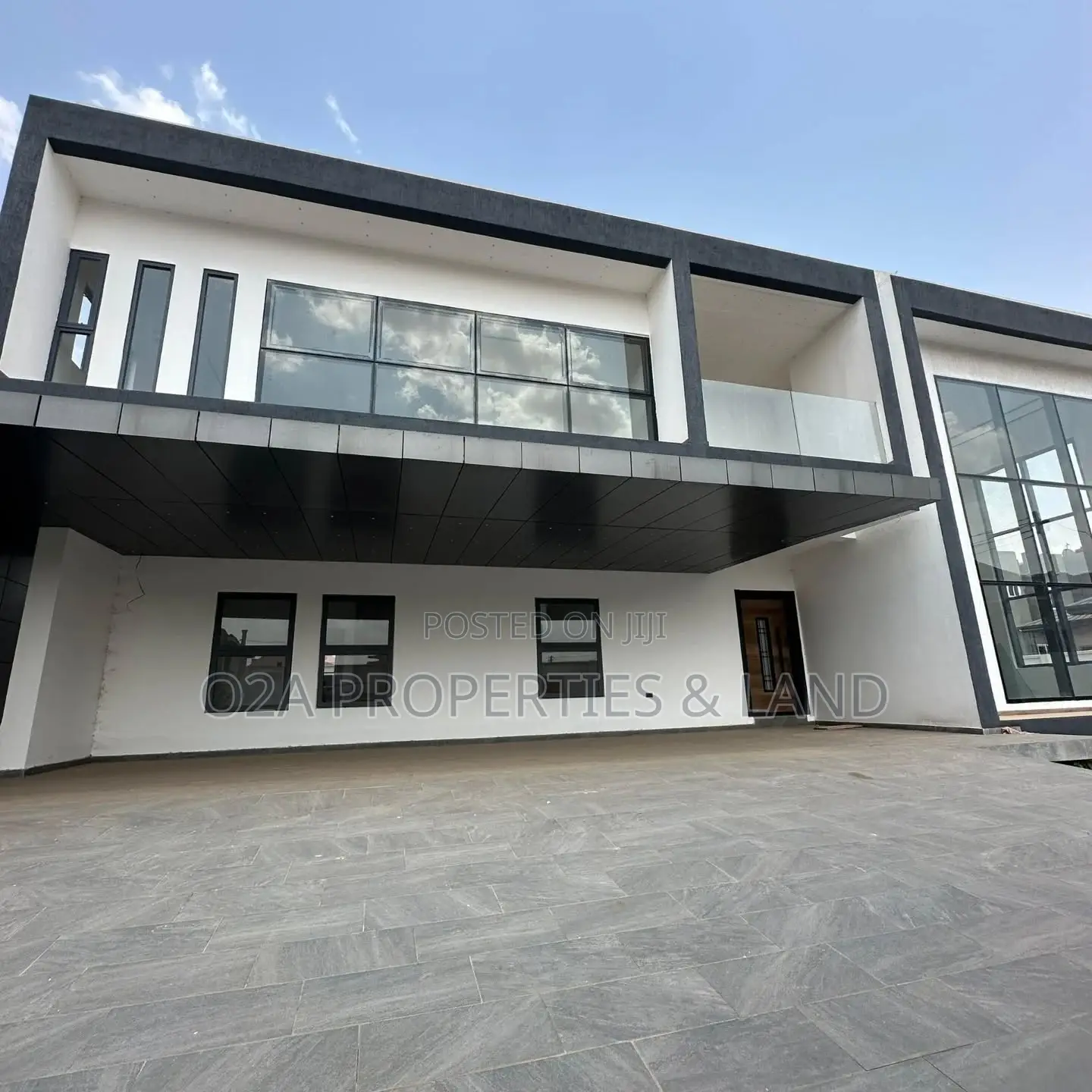 5bdrm House in Lakeside Estate for sale in Lake Side Estate