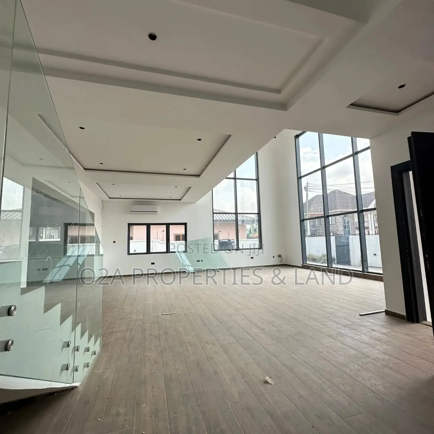 5bdrm House in Lakeside Estate for sale in Lake Side Estate