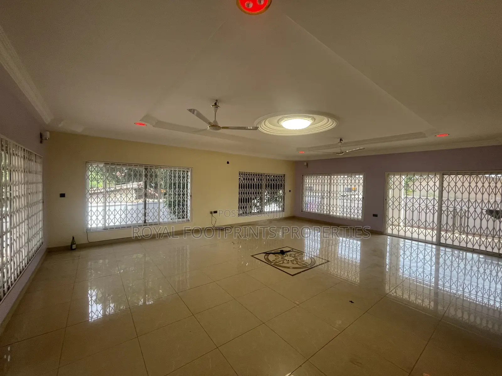 5bdrm House in Adenta for rent in Adenta