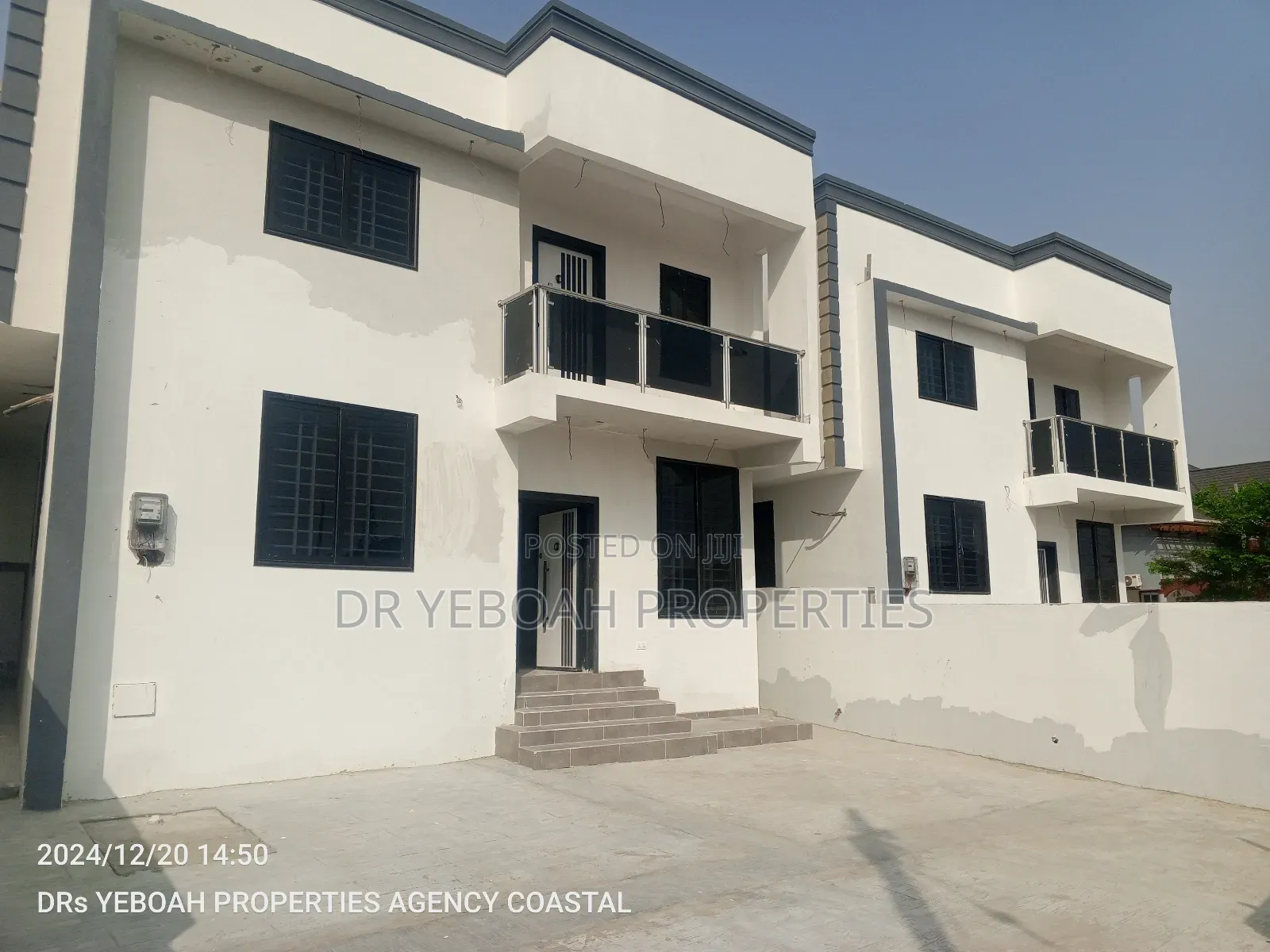 4bdrm Duplex in Spintex:- 4 Bedrooms for sale in Spintex