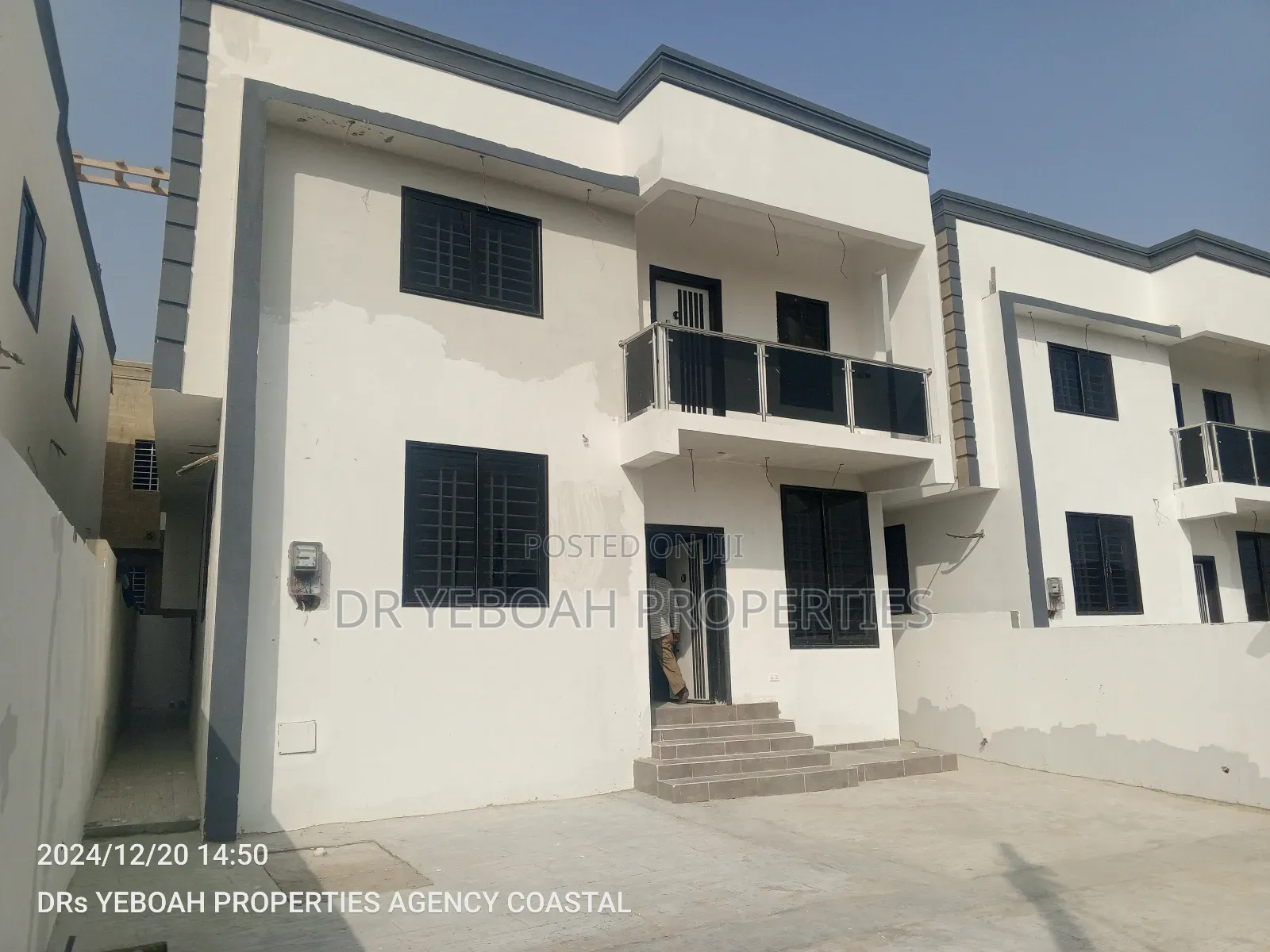 4bdrm Duplex in Spintex:- 4 Bedrooms for sale in Spintex