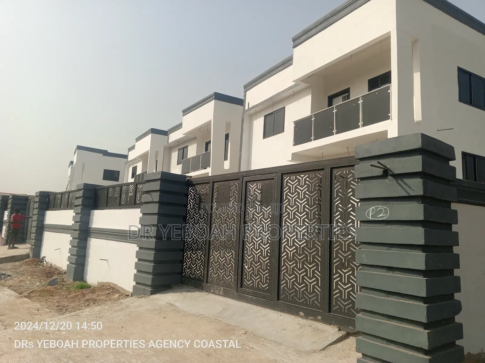 4bdrm Duplex in Spintex:- 4 Bedrooms for sale in Spintex