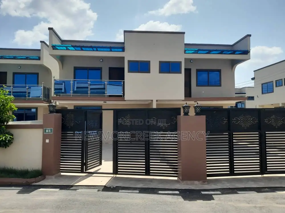 3bdrm Duplex in Gated Estate, Oyarifa for rent in Oyarifa