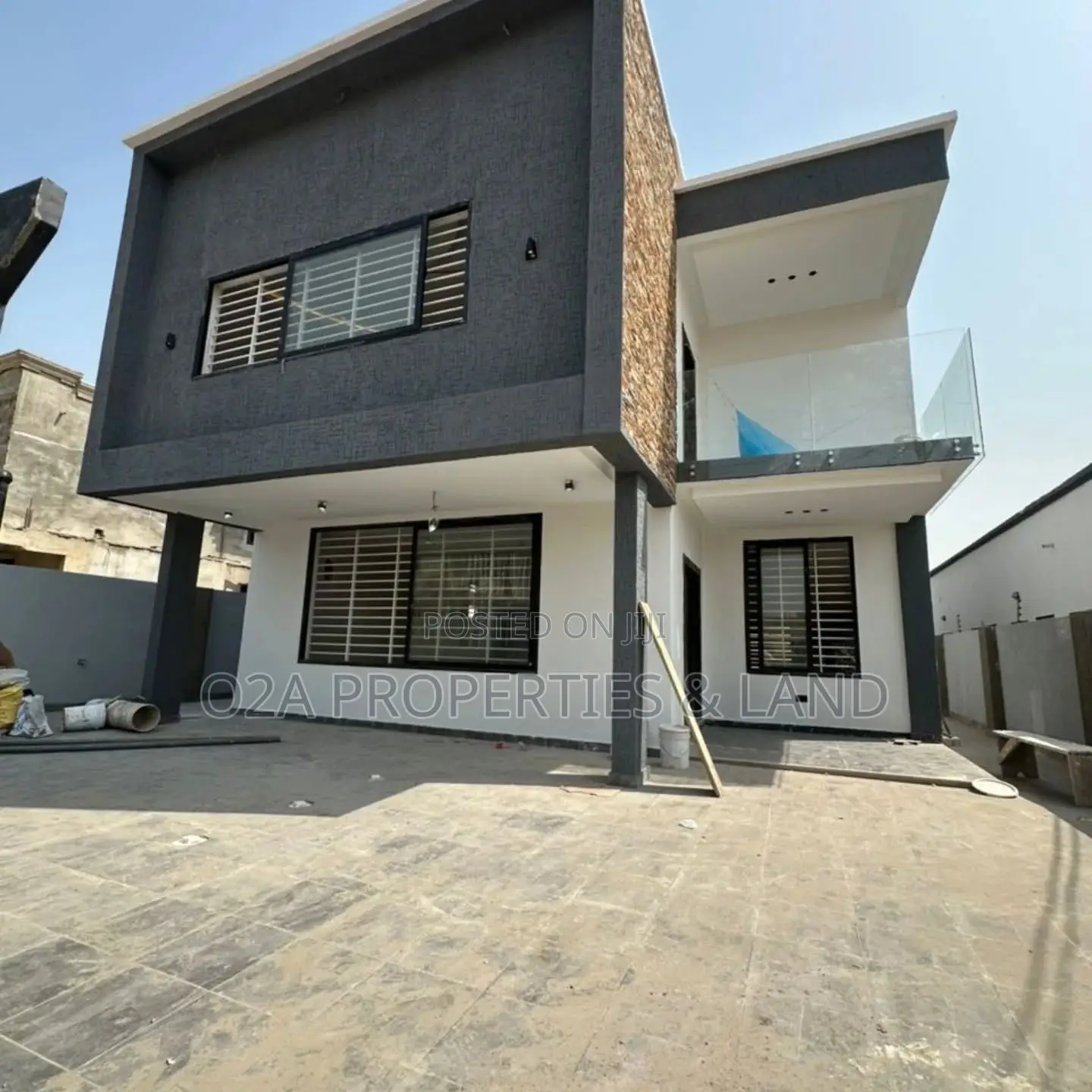 4bdrm House in Ashaley Botwe for sale in Lake Side Estate