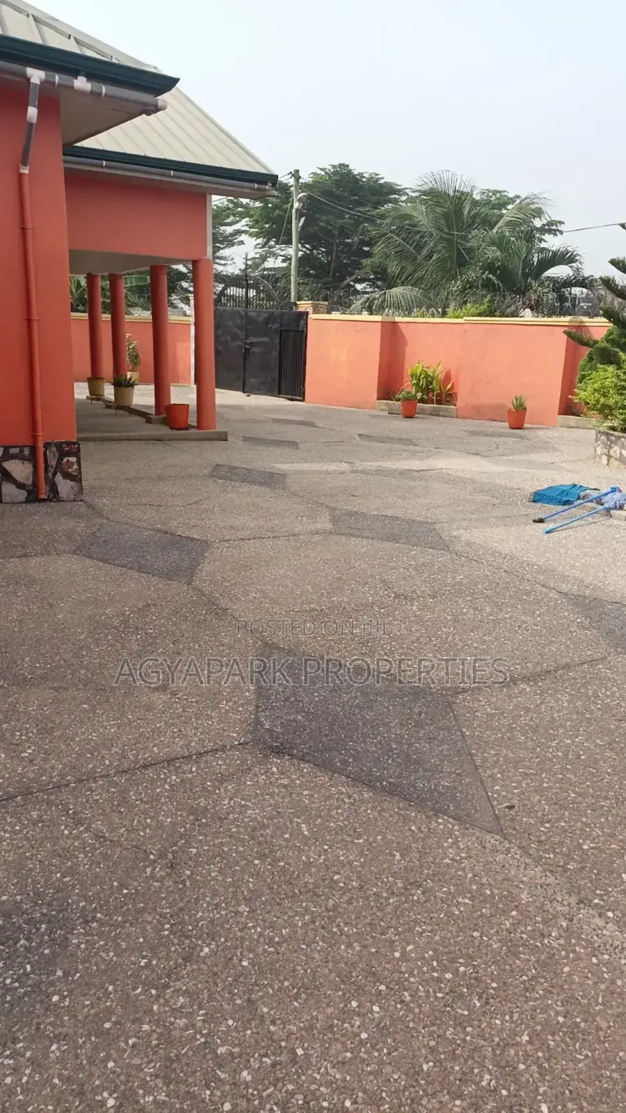 Furnished 4bdrm House in Amasaman China Mall for sale in Amasaman