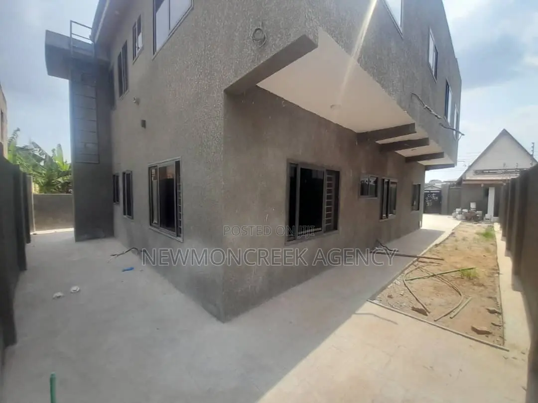 4bdrm Duplex in East Legon Annex, Accra Metropolitan for sale in Accra Metropolitan