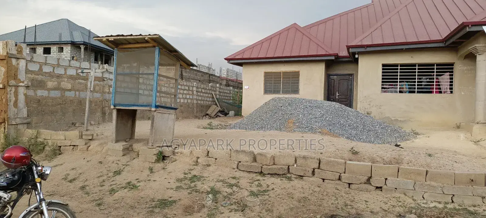 5bdrm House in Amasaman Achiaman for sale in Amasaman
