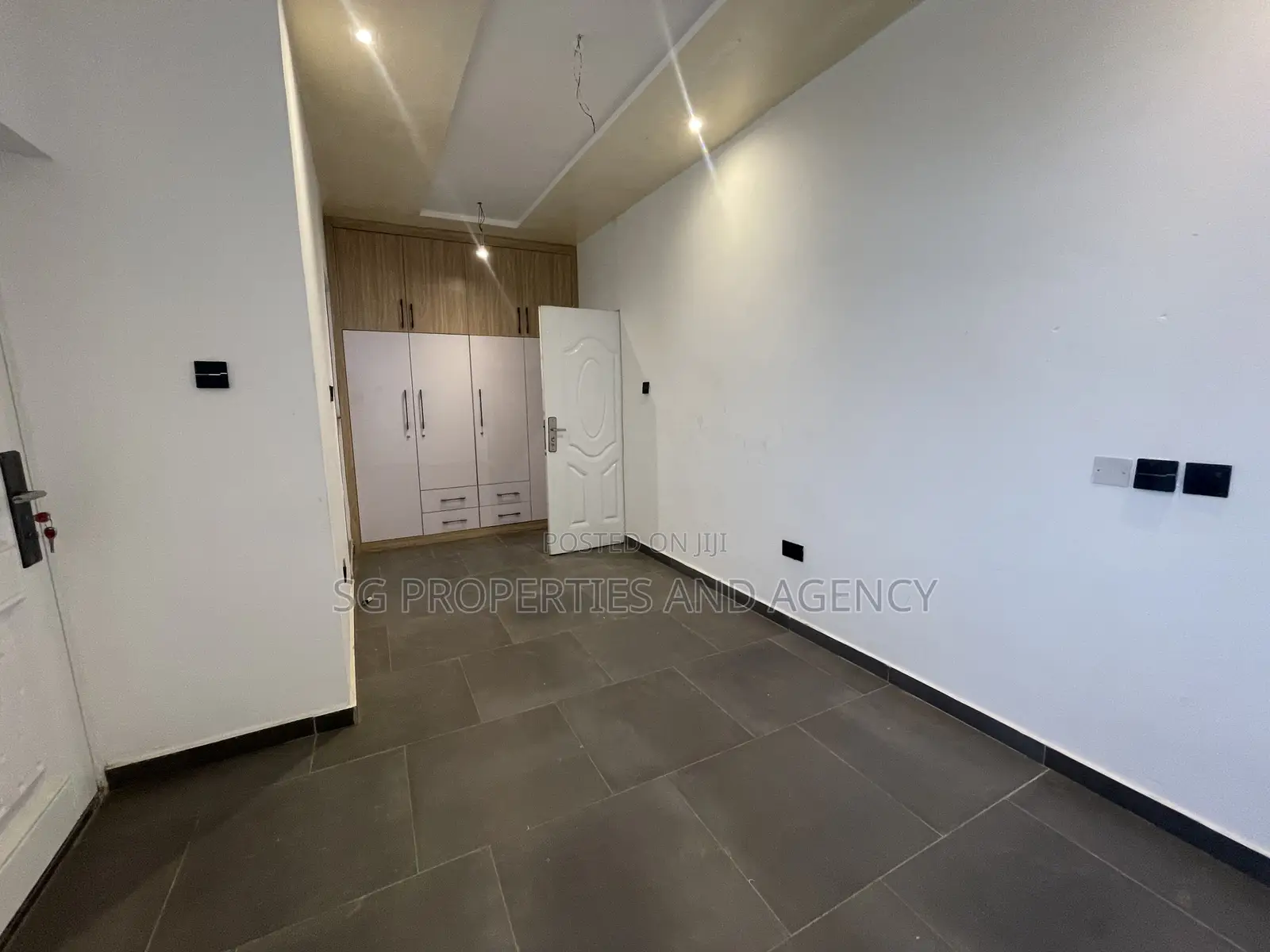 2bdrm Townhouse / Terrace in Tseaddo, Airport Residential Area in Airport Residential Area