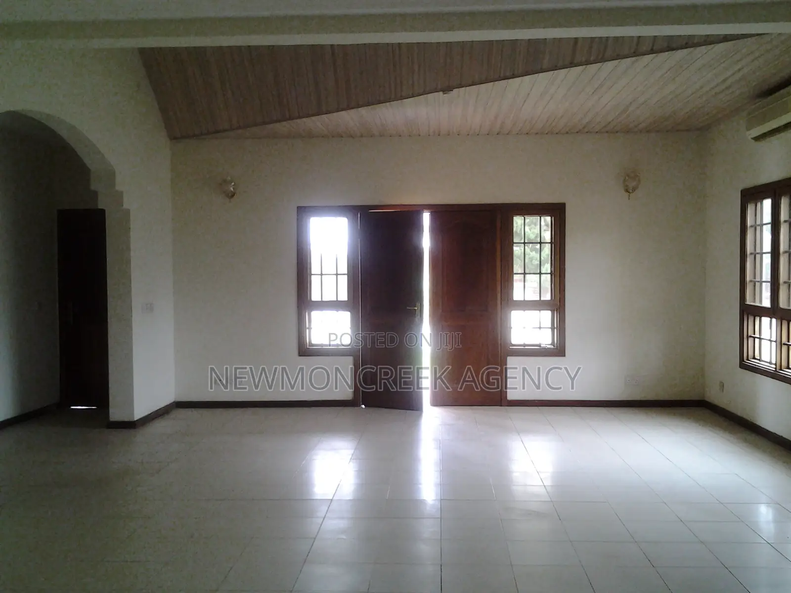 4bdrm Duplex in Gated Estate, Accra Metropolitan for rent in Accra Metropolitan