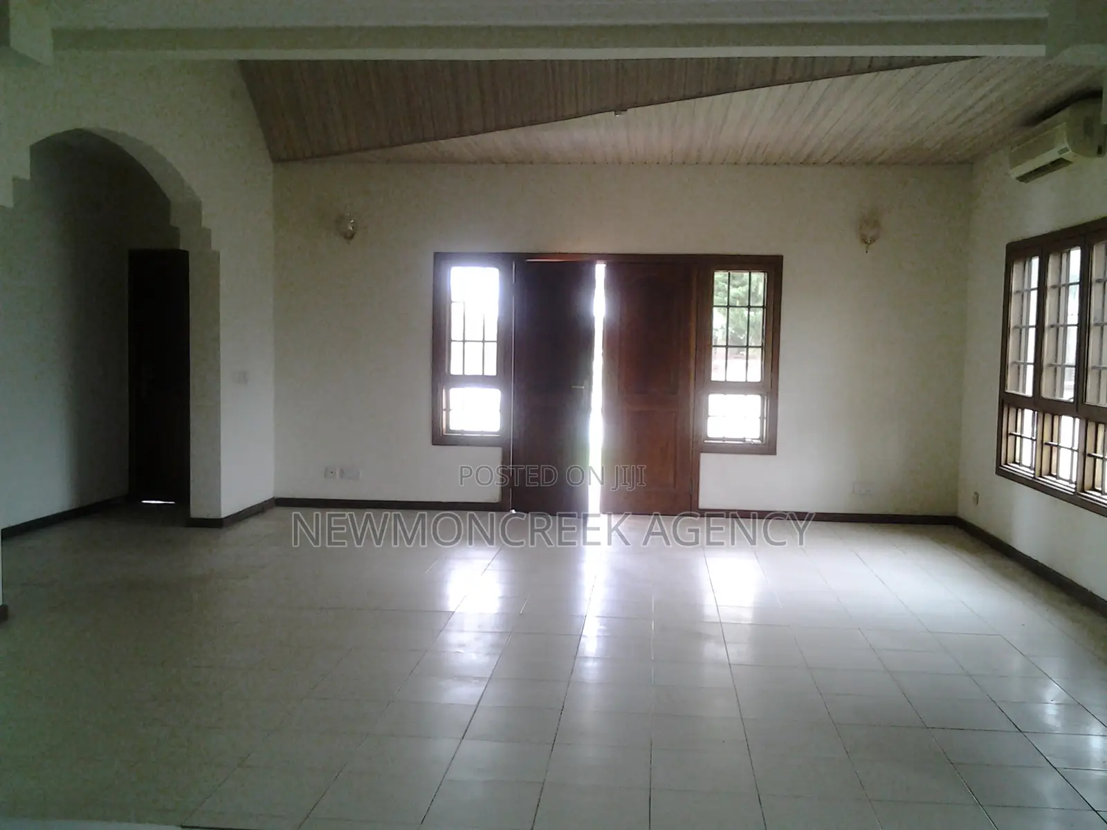 4bdrm Duplex in Gated Estate, Accra Metropolitan for rent in Accra Metropolitan