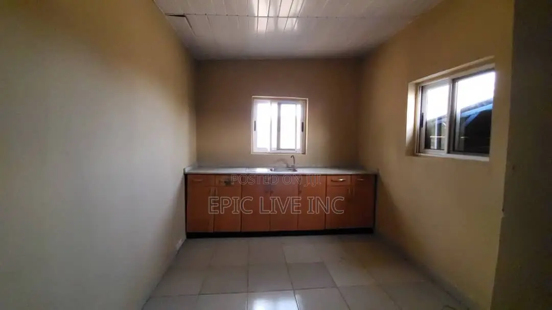 8bdrm Apartment in Labone for rent in Labone