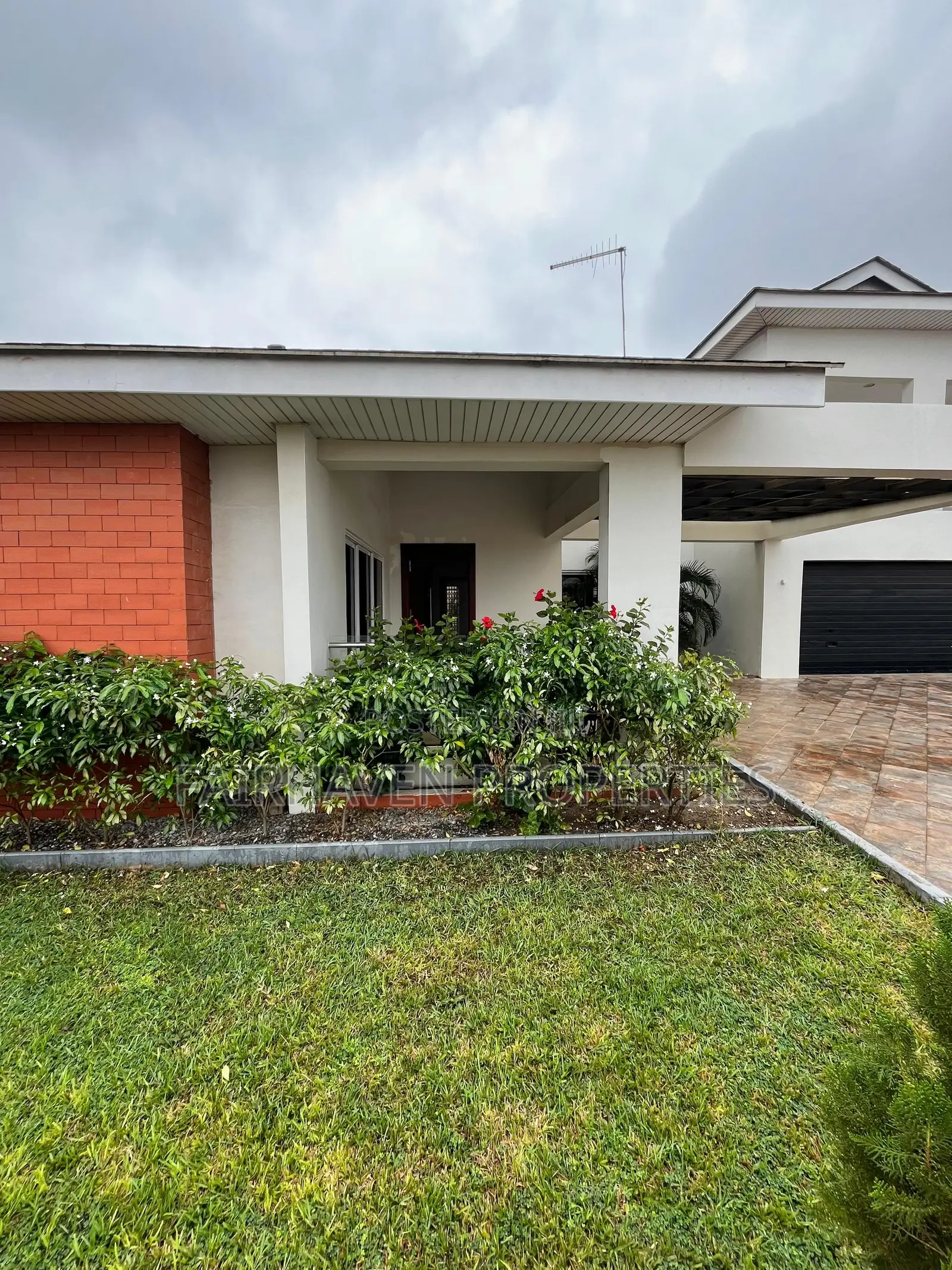 6bdrm House in Cantonment, Cantonments for sale in Cantonments