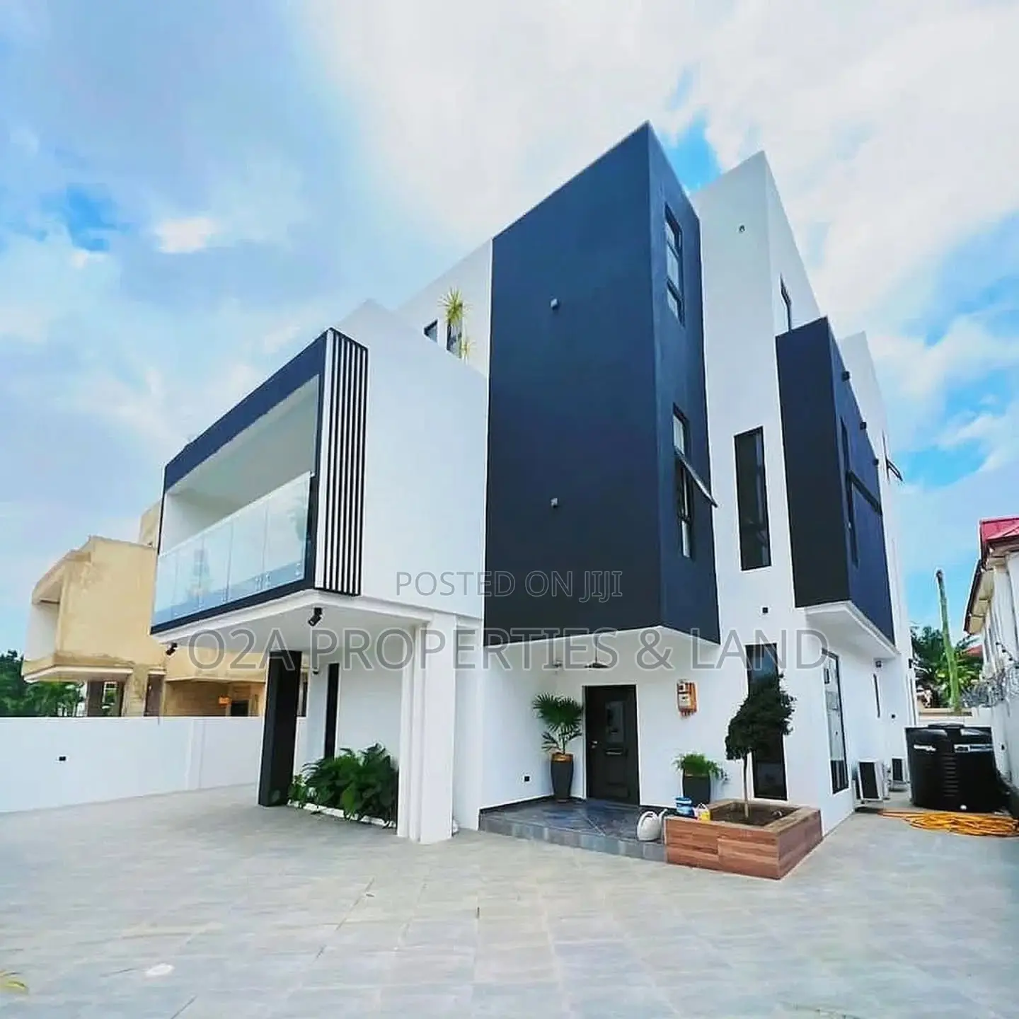 4bdrm House in East Legon A&C, A&C Mall Area for sale in A&C Mall Area
