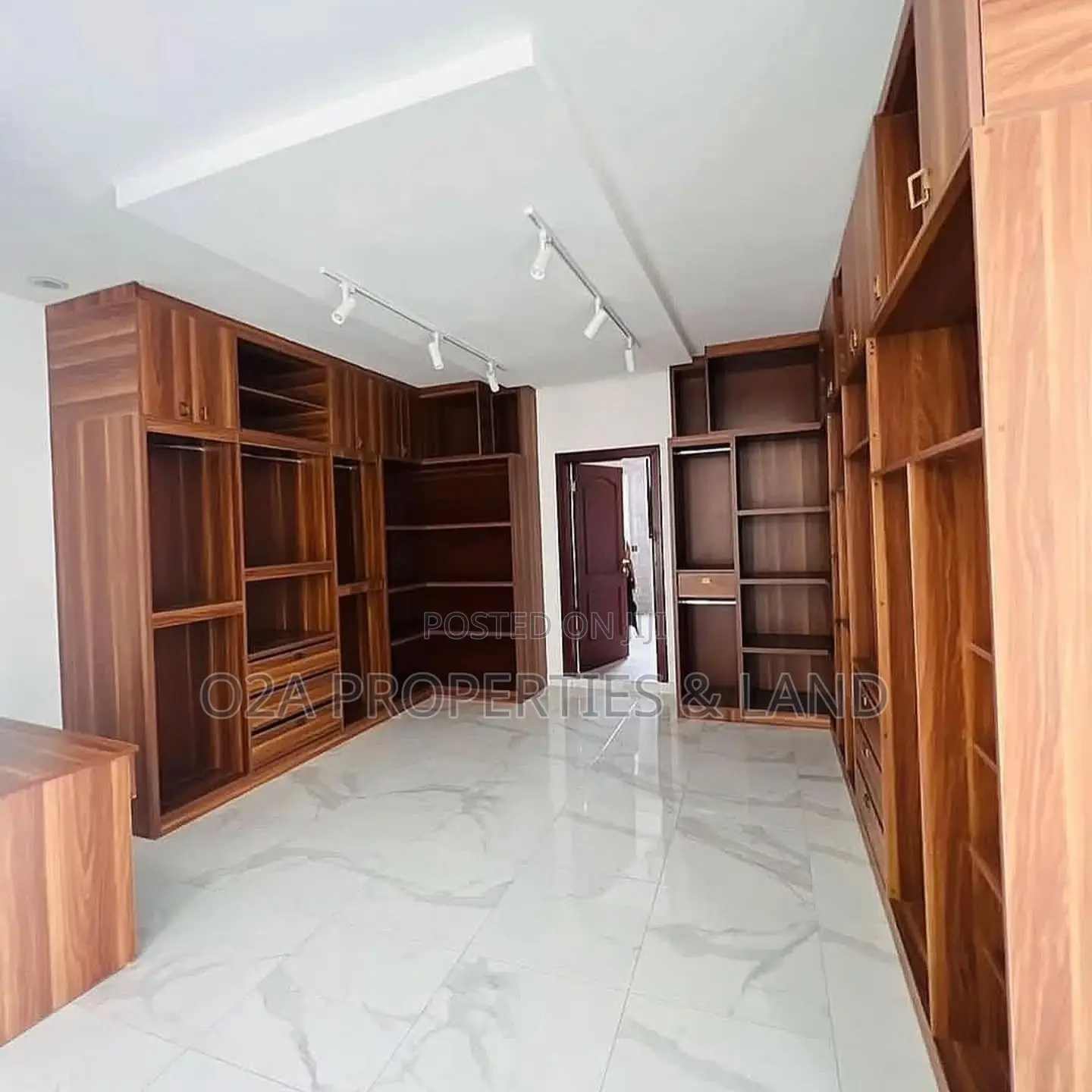 4bdrm House in East Legon A&C, A&C Mall Area for sale in A&C Mall Area