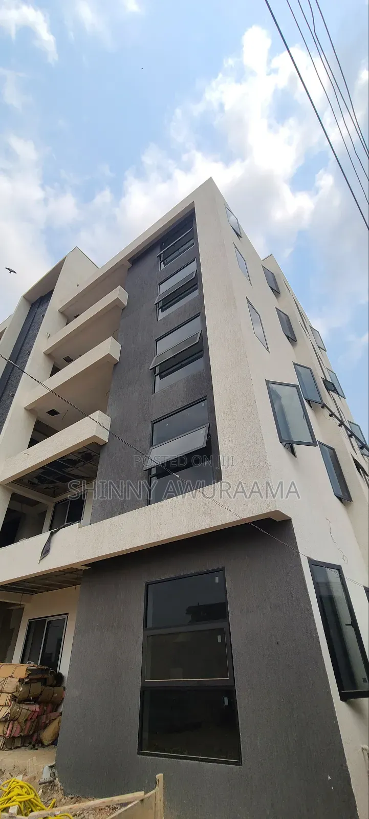11bdrm Apartment in East Legon for sale in East Legon