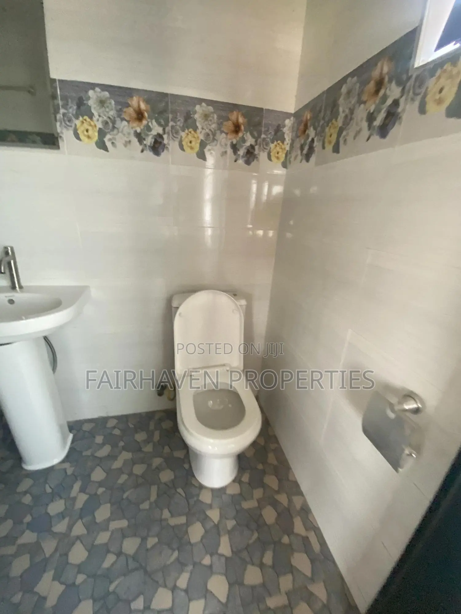 2bdrm Apartment in Bushroad, Teshie for rent in Teshie