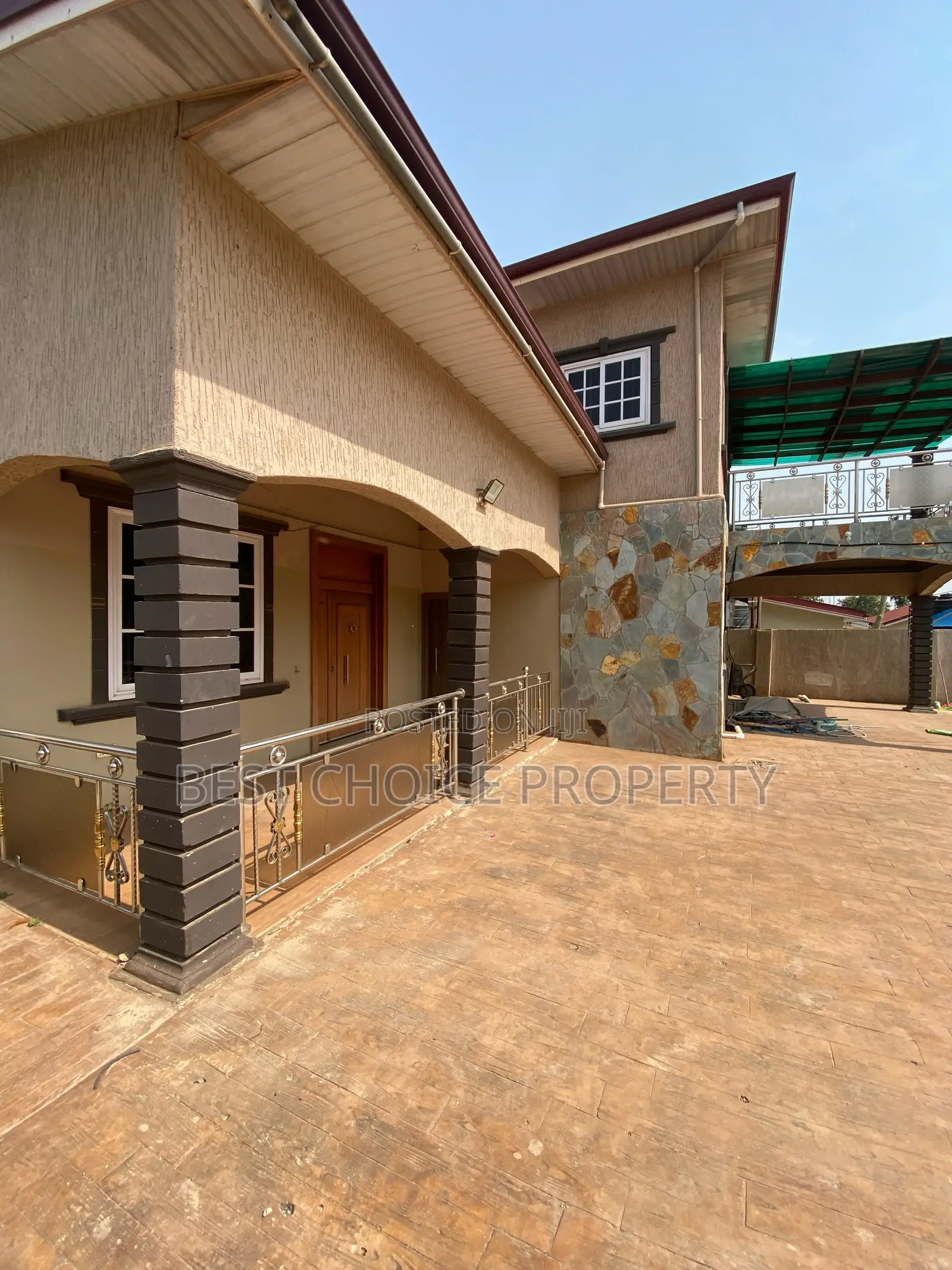 5bdrm Apartment in Adenta Frafraha for rent in Adenta