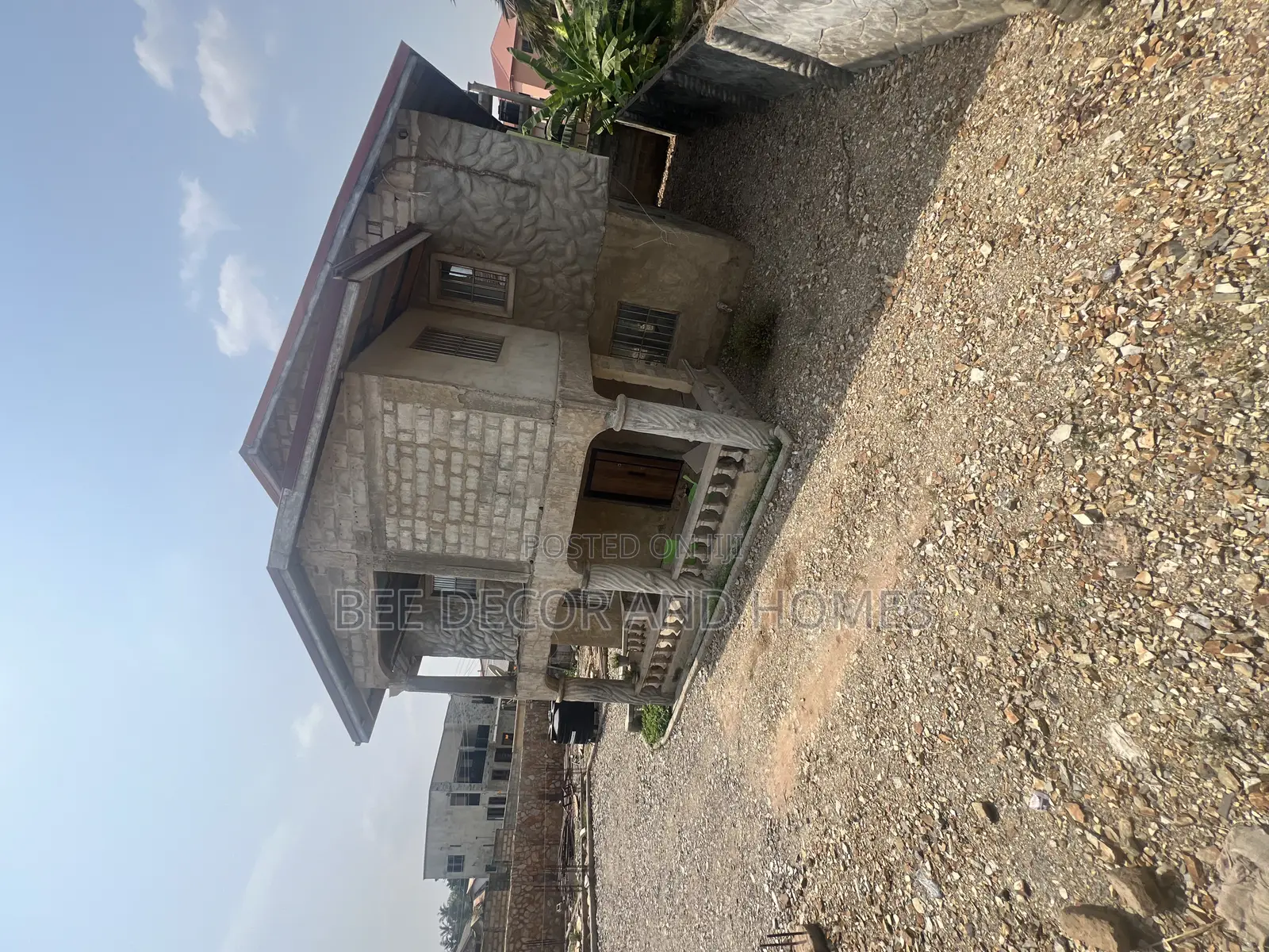 4bdrm House in Bee Decor & Homes, Old Ashomang for sale in Old Ashomang