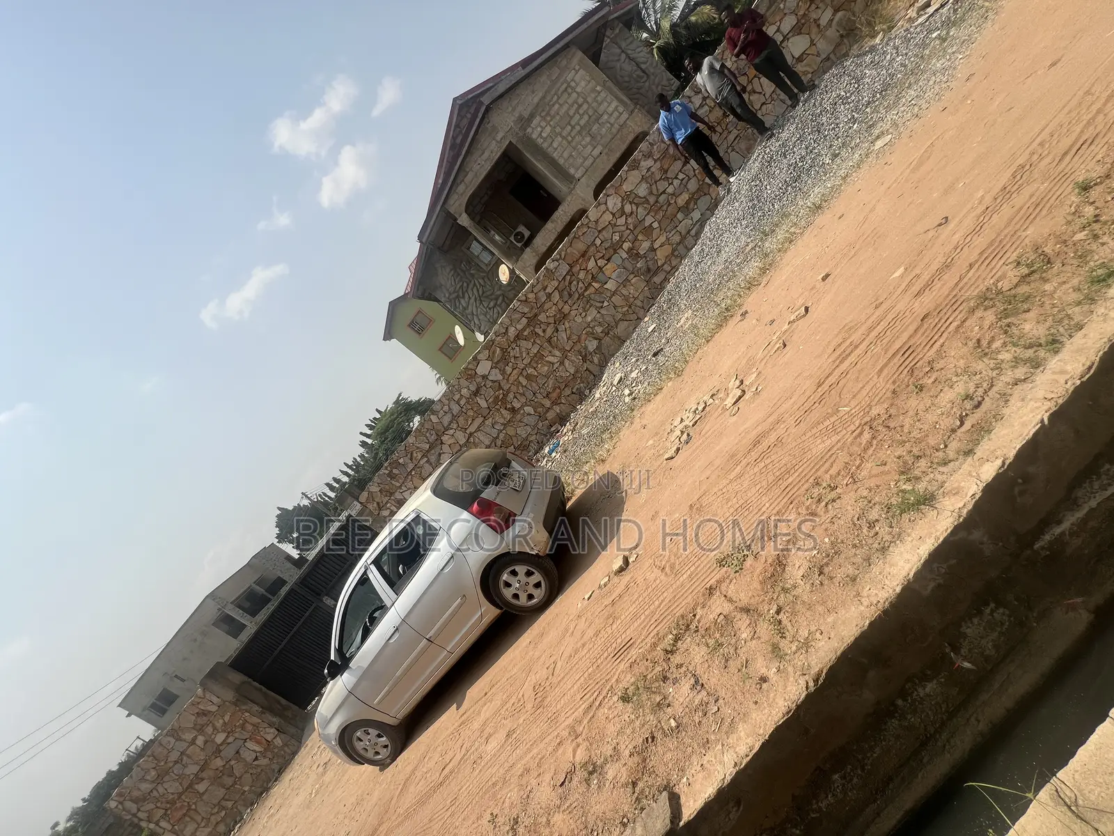 4bdrm House in Bee Decor & Homes, Old Ashomang for sale in Old Ashomang
