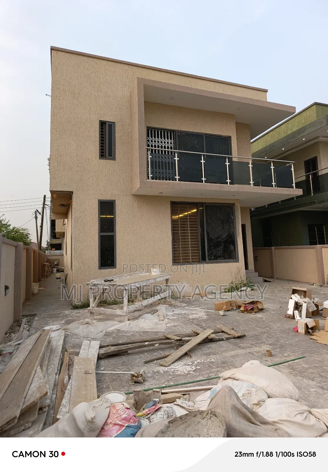 6bdrm Duplex in Hfc Estate, Tema Metropolitan for rent in Tema Metropolitan