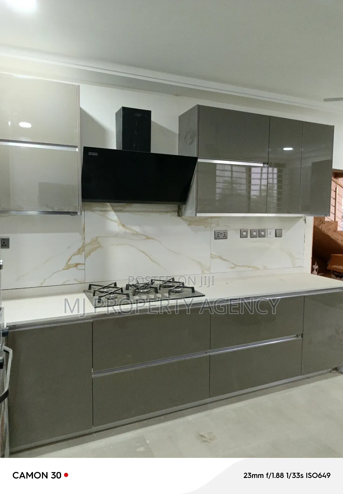 6bdrm Duplex in Hfc Estate, Tema Metropolitan for rent in Tema Metropolitan