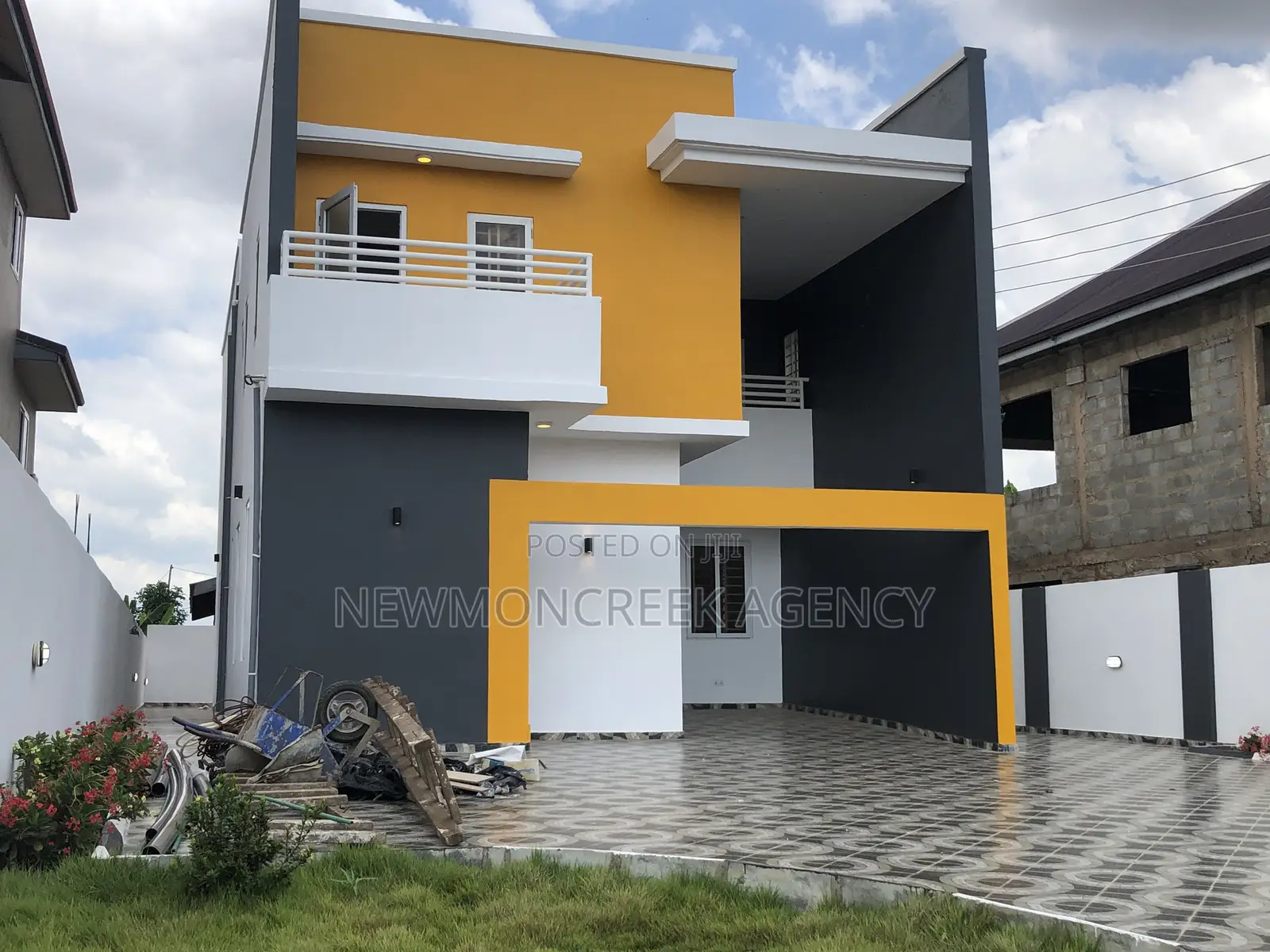 4bdrm Duplex in Adenta,Malejor, Accra Metropolitan for sale in Accra Metropolitan